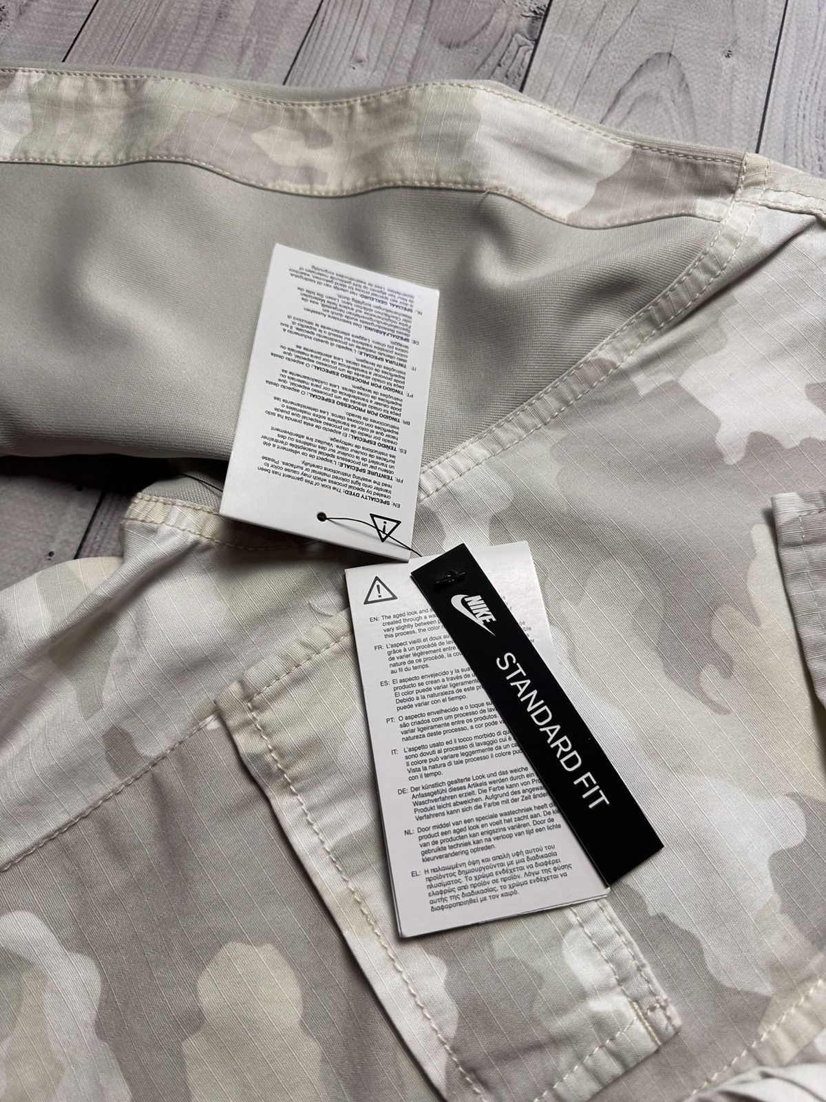 Nike × Vintage Nike NSW jacket overshot camo white box logo size S/M Size US S / EU 44-46 / 1 - 6 Thumbnail