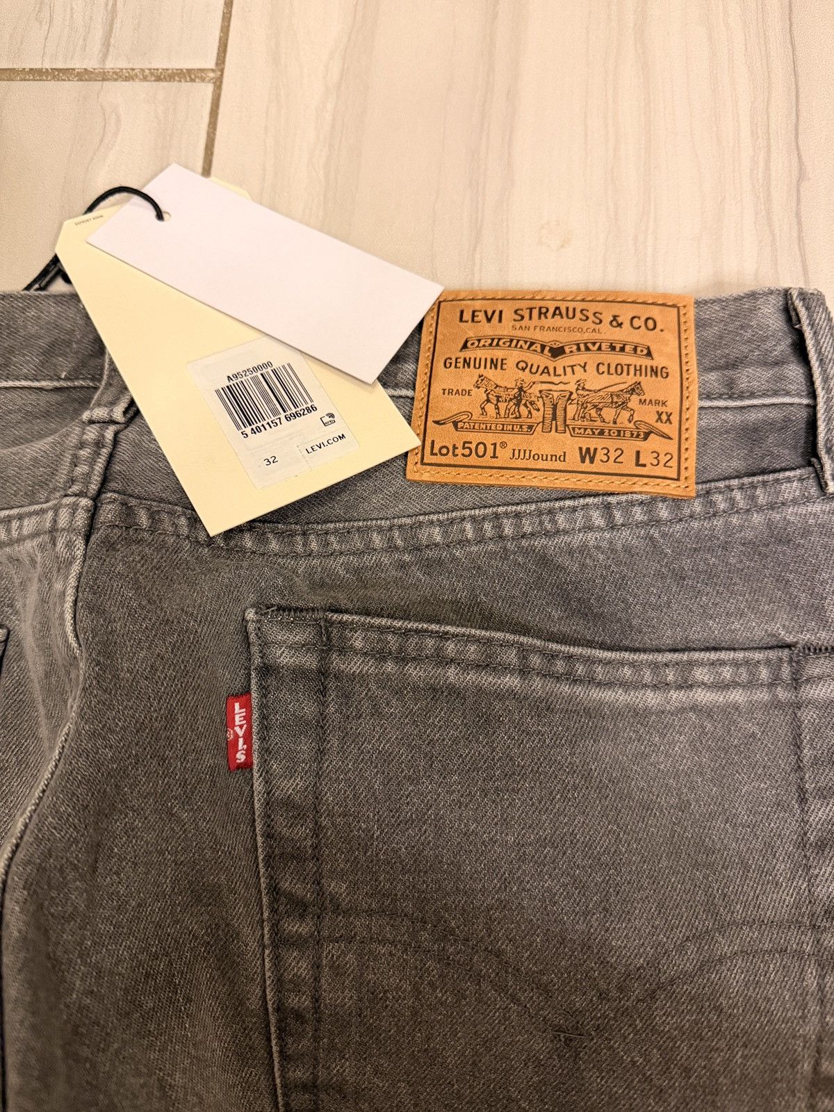 JJJJound × Levi's Levi’s® x JJJJound501® ’93 Jean - Grey Stonewash Size US 32 / EU 48 - 9 Thumbnail