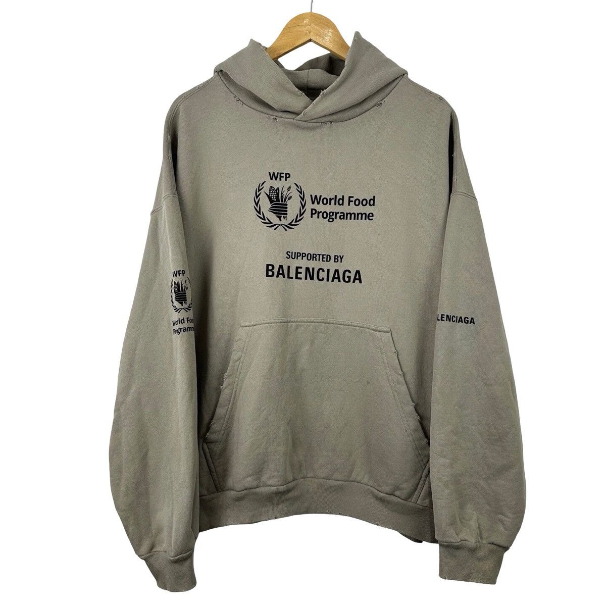 Balenciaga Balenciaga World Food Programme (WFP) hoodie Size US M / EU 48-50 / 2 - 1 Thumbnail