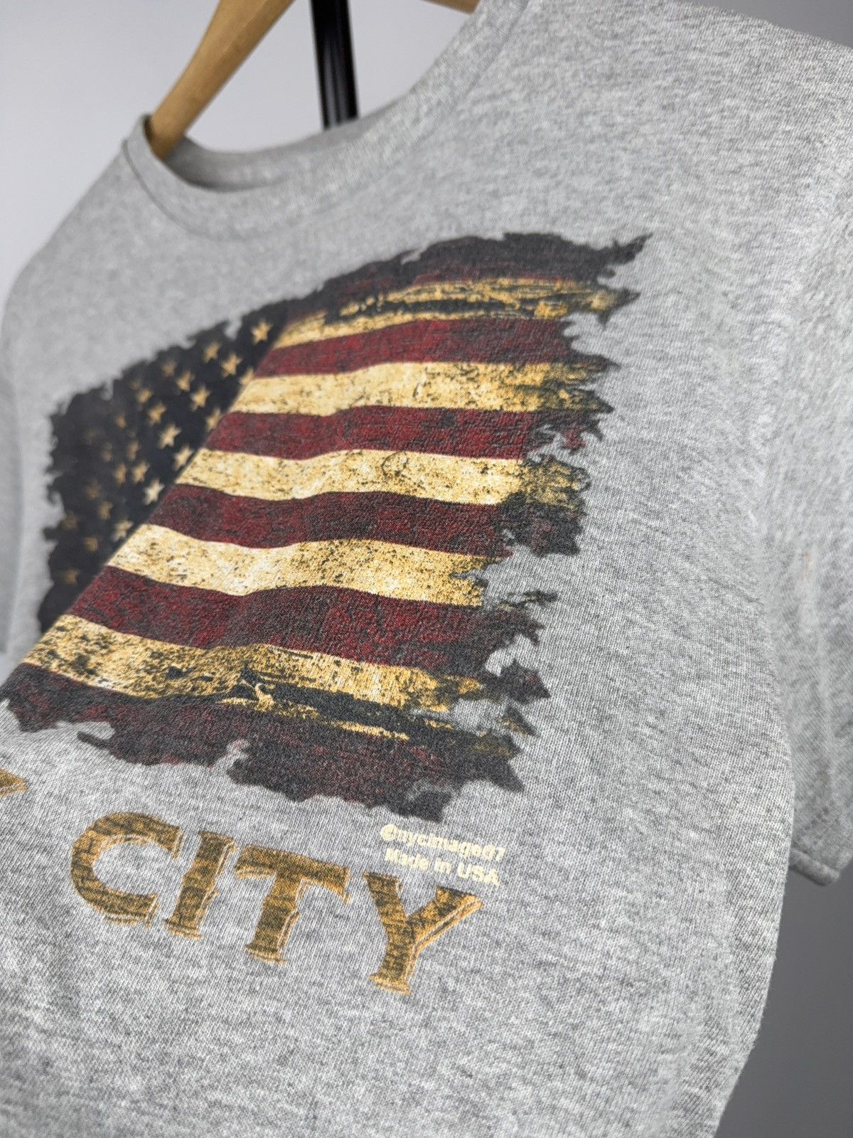 Vintage Vintage 00s NEW YORK NYC American Flag Graphic T-Shirt Grey Size US M / EU 48-50 / 2 - 6 Thumbnail