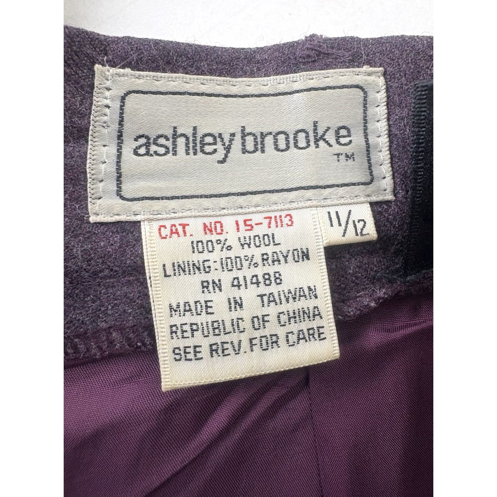 Vintage VINTAGE Ashley Brooke Women's Dress Pants Wool Pleated High-Rise 11-12 Purple 90s Retro Business Casual Size 32" / US 10 / IT 46 - 7 Thumbnail