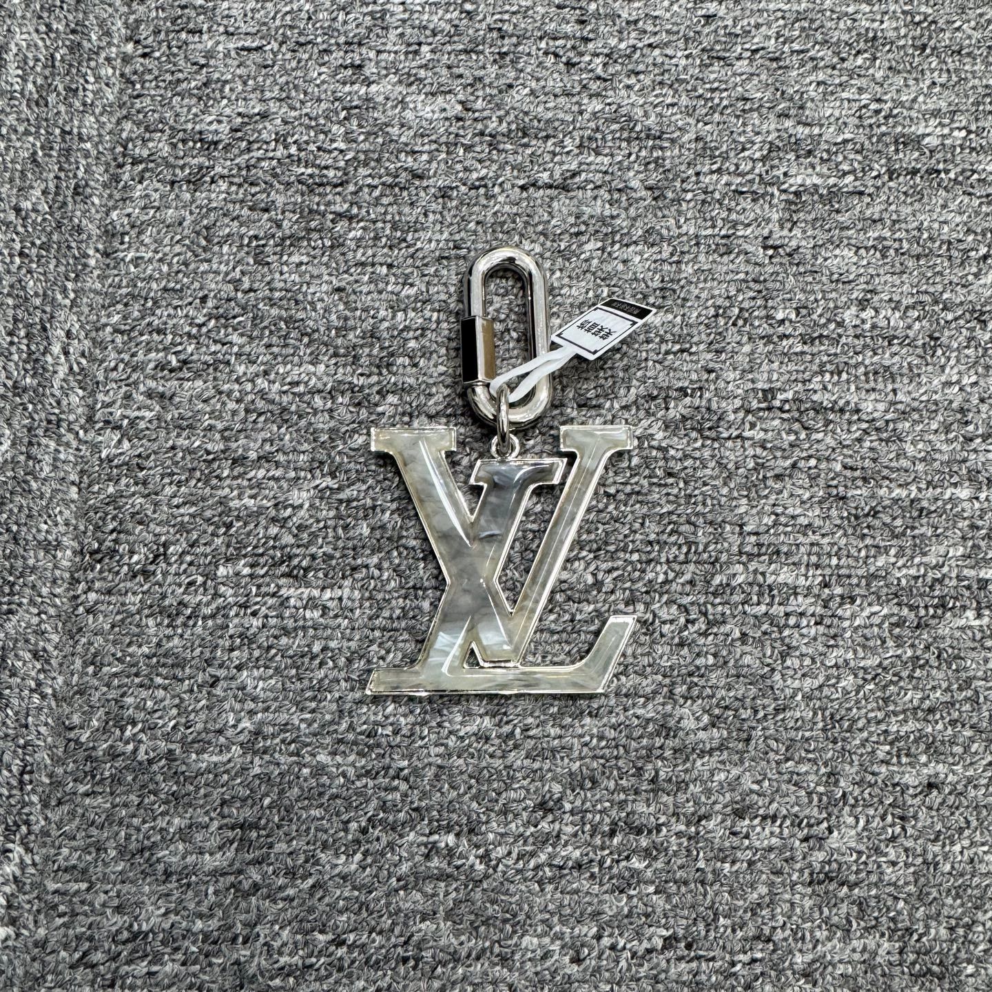 Louis Vuitton Louis Vuitton LV Marble Pendant 99 New Size ONE SIZE - 1 Thumbnail