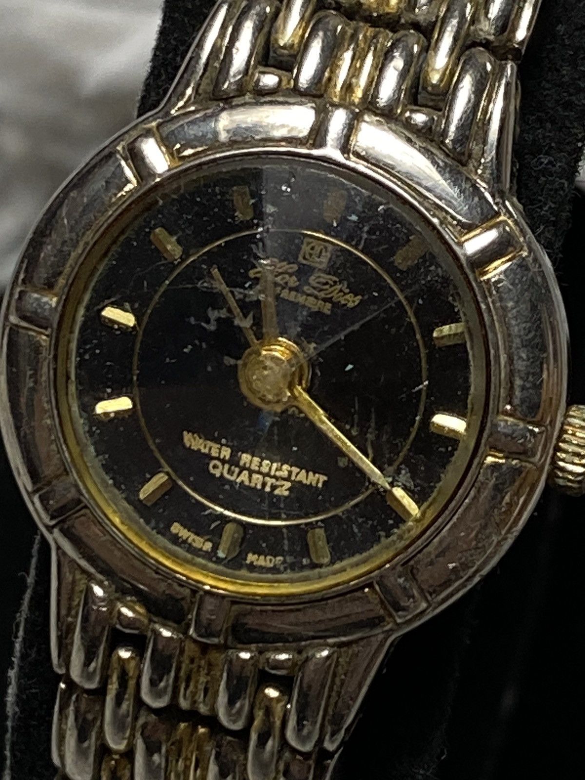 Japanese Brand Vintage Gold-Tone Bracelet Watch - Elegant Design Size ONE SIZE - 12 Thumbnail