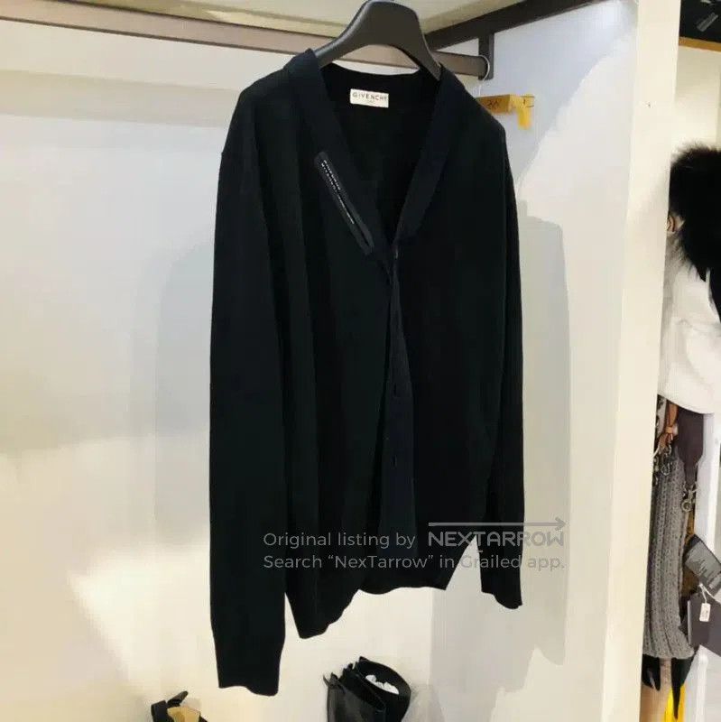 Givenchy Givenchy Black Wool Women's Cardigan . Size M / US 6-8 / IT 42-44 - 2 Thumbnail