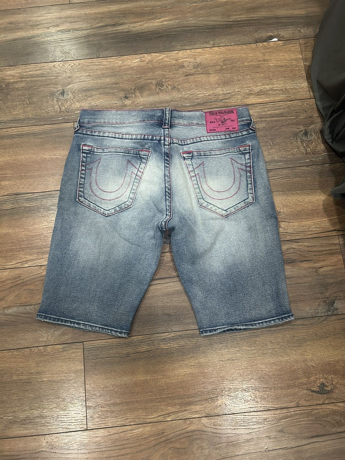 True Religion × Vintage True religion, jean shorts Size US 34 / EU 50 - 2 Thumbnail