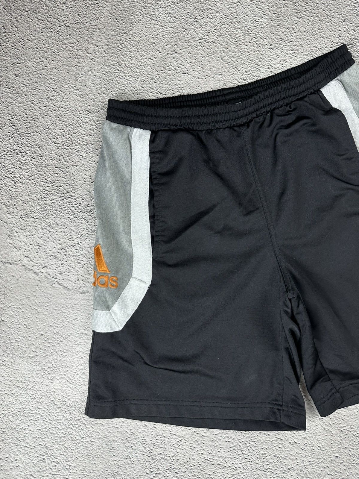 Adidas Vintage Adidas Short Sportwear Baggy Y2K Size US 32 / EU 48 - 4 Thumbnail