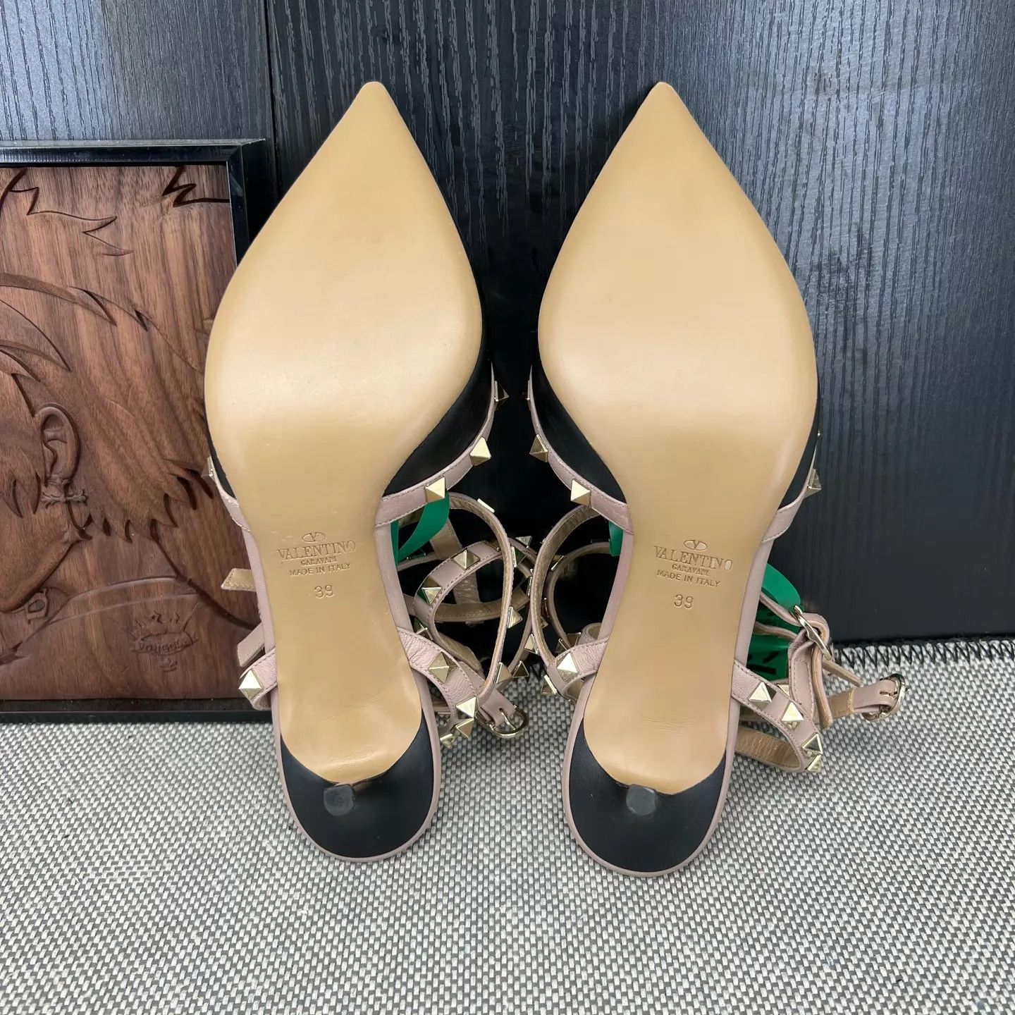 Valentino Valentino Rockstud Heels 39 Worn Once New Boxed Size US 8.5 / IT 38.5 - 7 Thumbnail