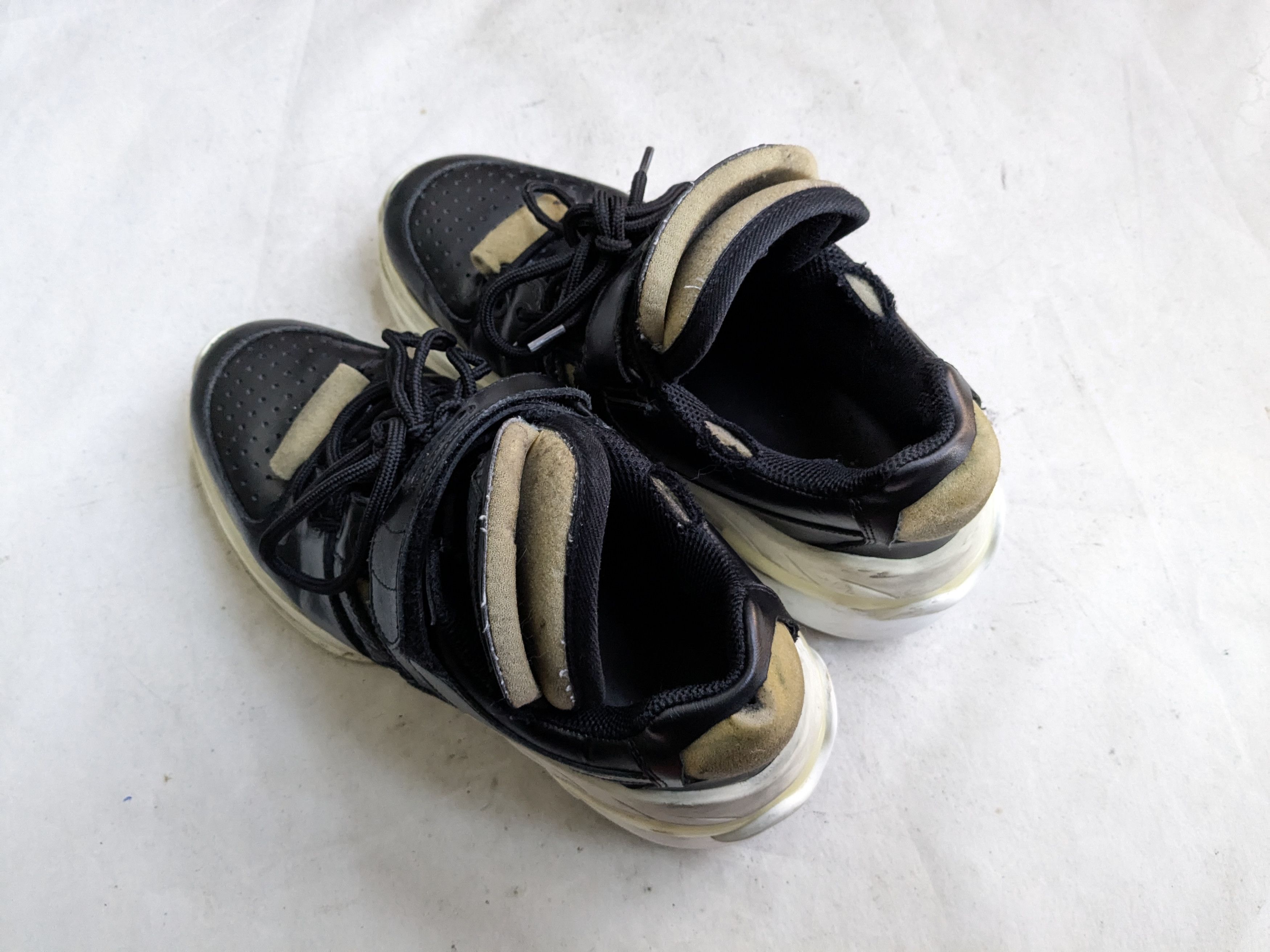 Maison Margiela Maison Margiela Retrofit Black 9 42 Sneakers Leather Size US 9 / EU 42 - 15 Thumbnail