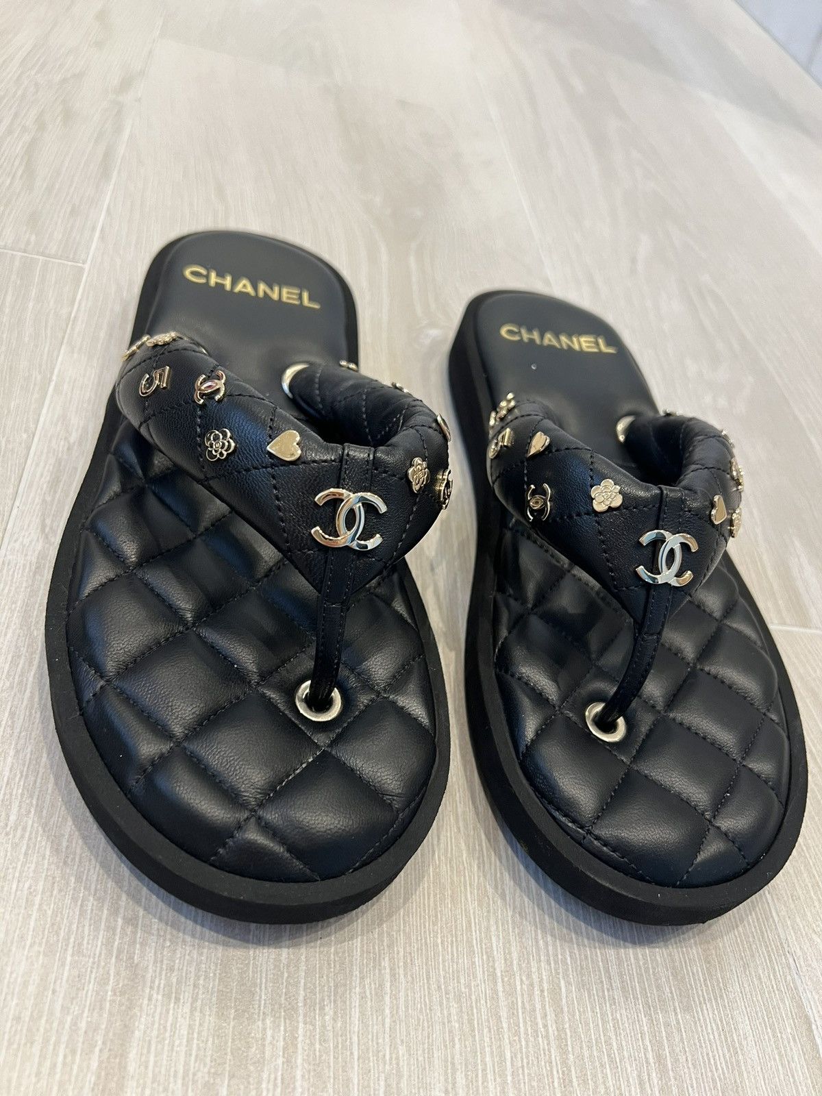 Chanel Authentic Chanel Lambskin Flip Flops Size US 10 / IT 40 - 2 Thumbnail