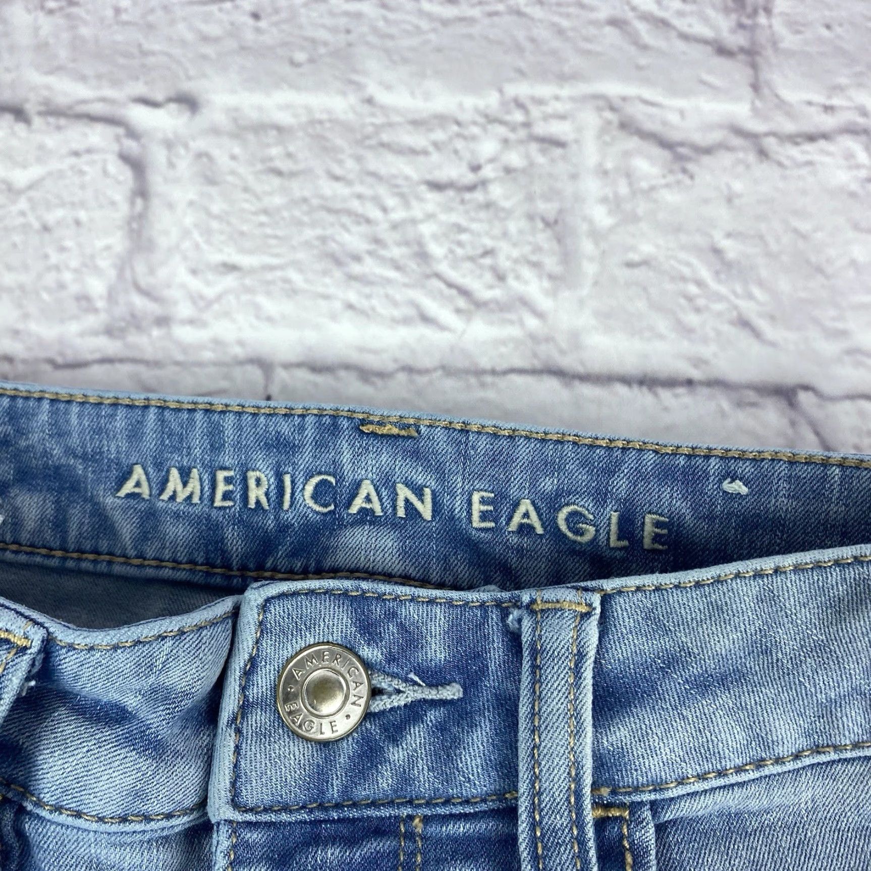American Eagle Outfitters American Eagle Jeans Junior Teen Size 4 Jegging Light Wash Distressed Frayed Hem Size 27" / US 4 / IT 40 - 5 Thumbnail
