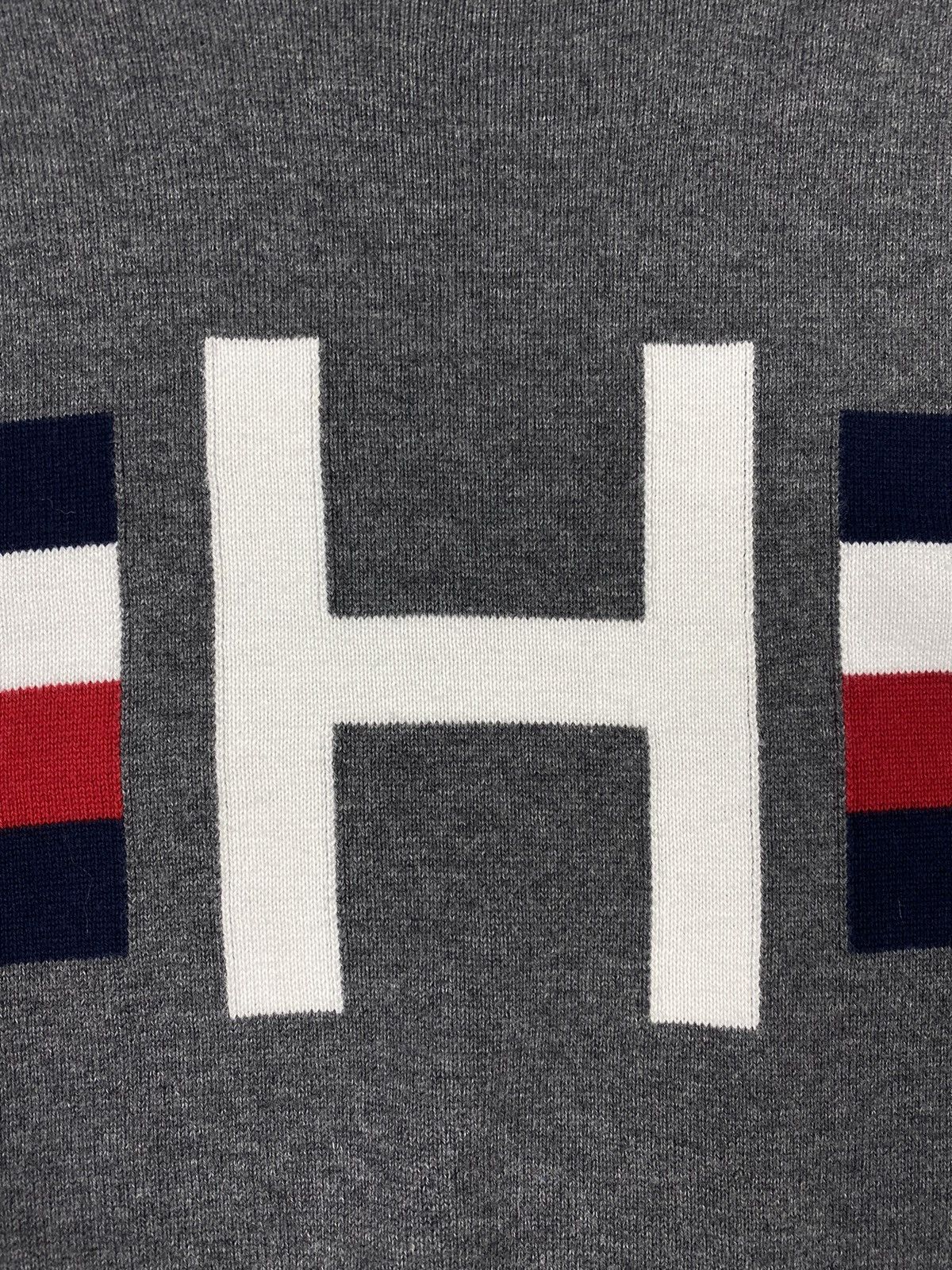 Tommy Hilfiger Tommy Hilfiger Designer Big Logo Knitted Sweater Size US XS / EU 42 / 0 - 6 Thumbnail