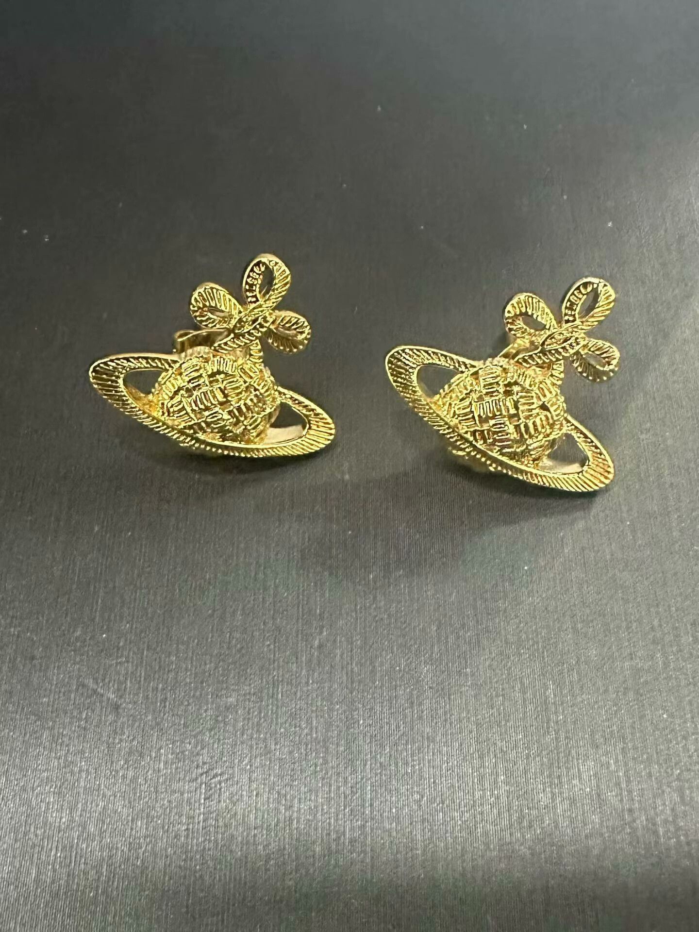 Vivienne Westwood vivienne westwood saturn earrings in gold Size ONE SIZE - 1 Thumbnail