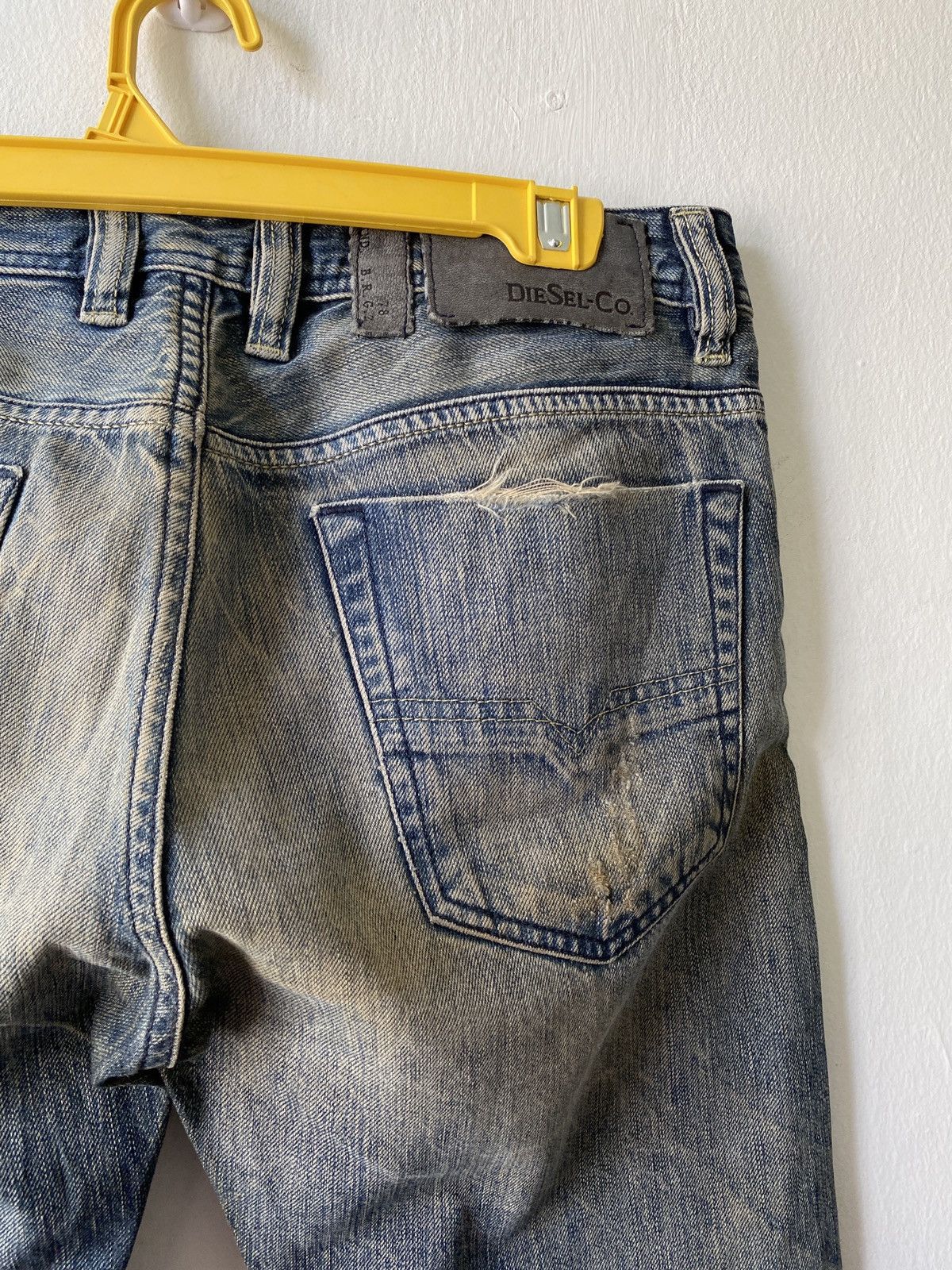 Diesel × Japanese Brand Diesel Viker-R-Box Regular Straight Distressed Denim Size US 30 / EU 46 - 15 Thumbnail