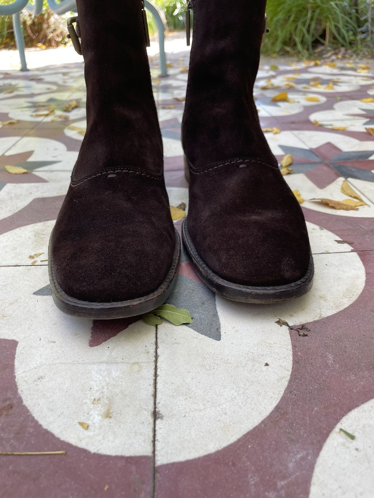 Louis Vuitton Rare Louis Vuitton brown suede ankle boots Size US 7 / EU 40 - 11 Thumbnail