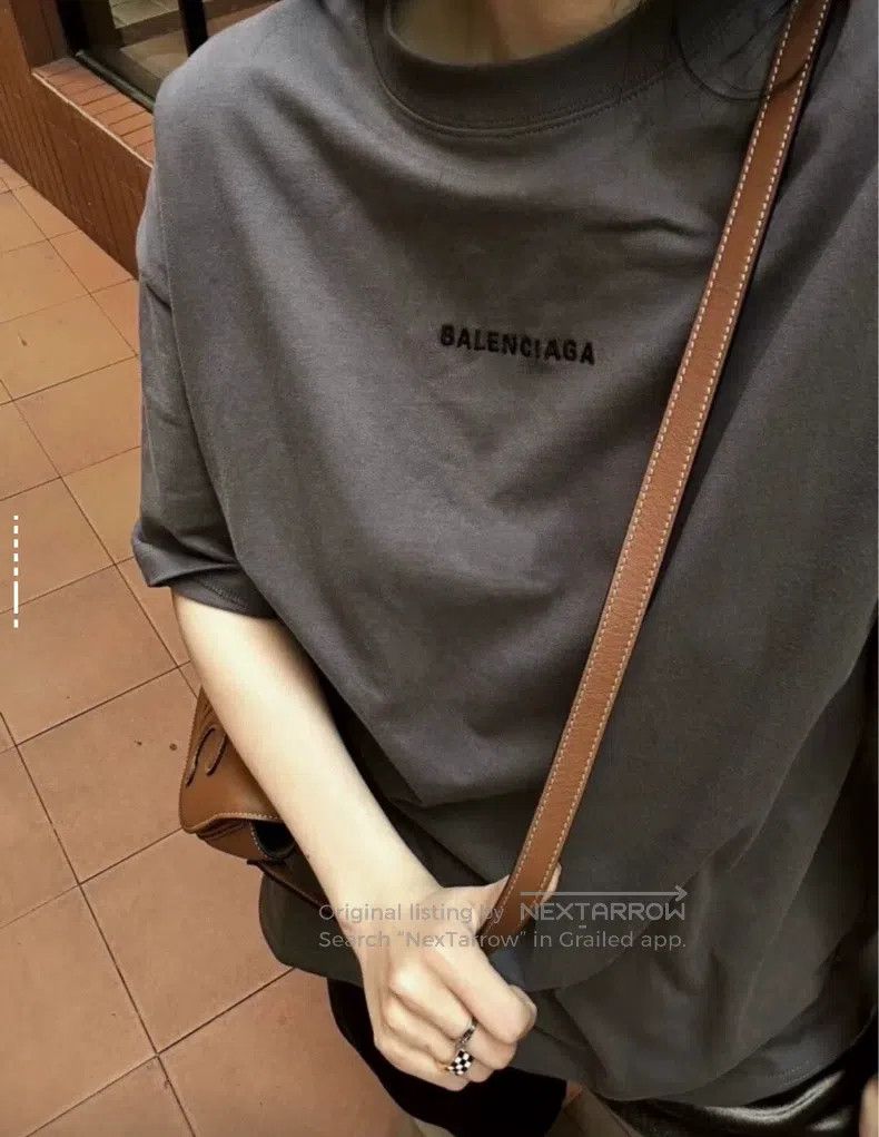 Balenciaga Balenciaga Short-sleeve with embroidered letter logo on th Size US L / EU 52-54 / 3 - 8 Thumbnail