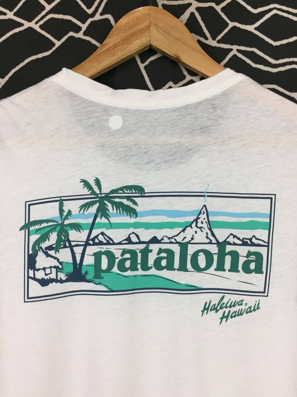 Patagonia Vtg Patagonia Pataloha Haleiwa Hawaii Graphic Tee Size US S / EU 44-46 / 1 - 3 Thumbnail