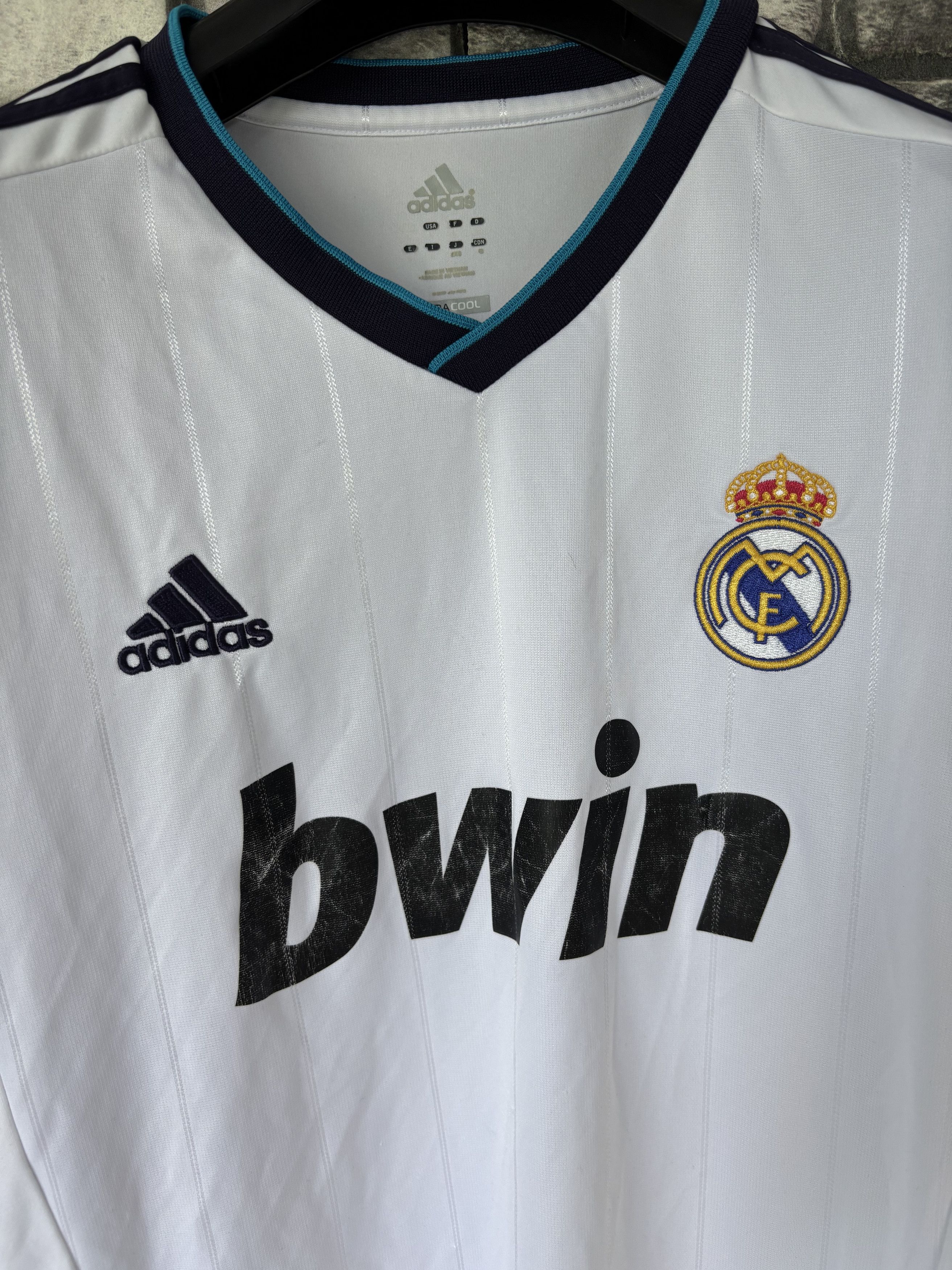 Adidas Real Madrid 2012/13 Home Shirt | L | Official | adidas Size US L / EU 52-54 / 3 - 11 Thumbnail