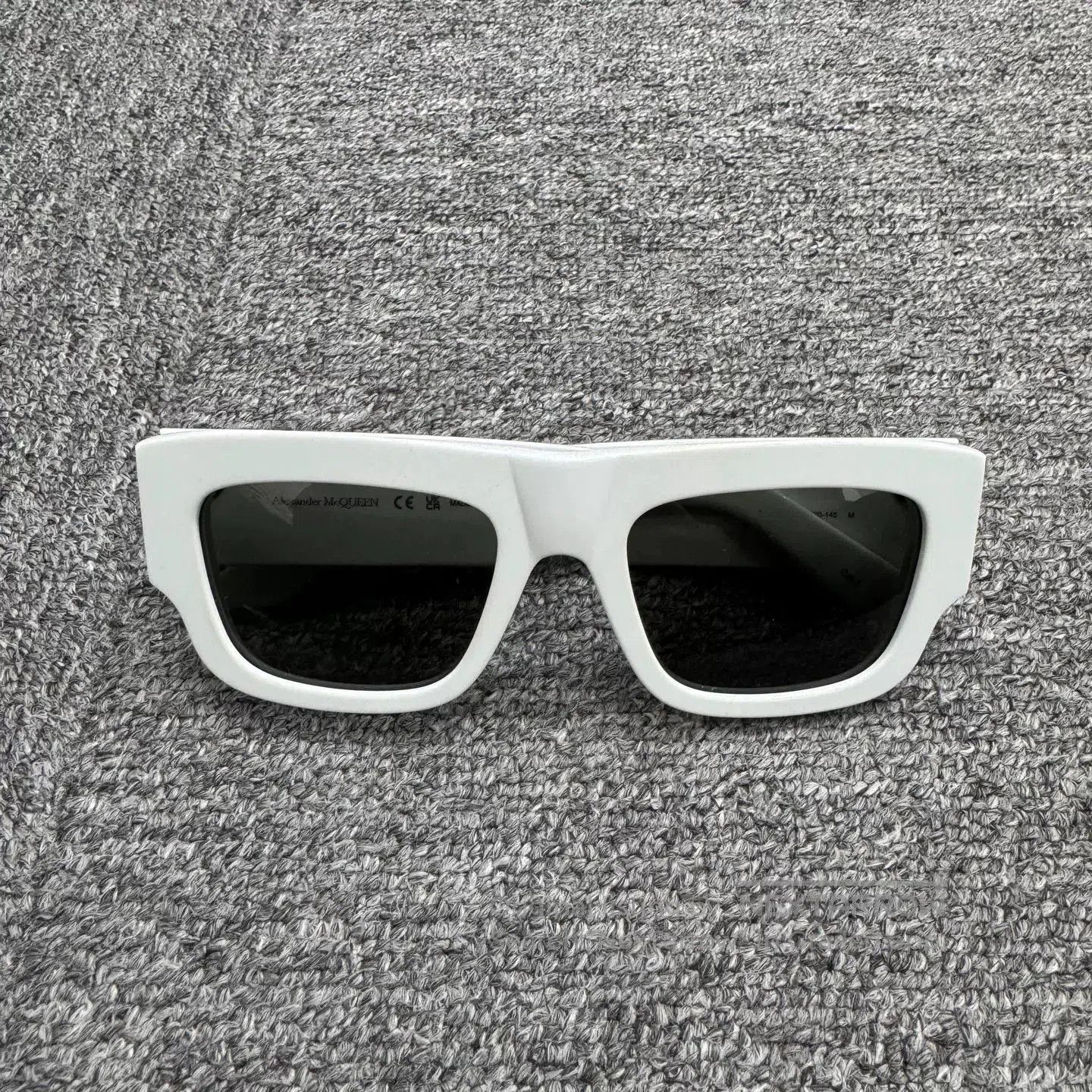 Alexander McQueen Alexander McQueen Sunglasses Size M. Size ONE SIZE - 1 Thumbnail