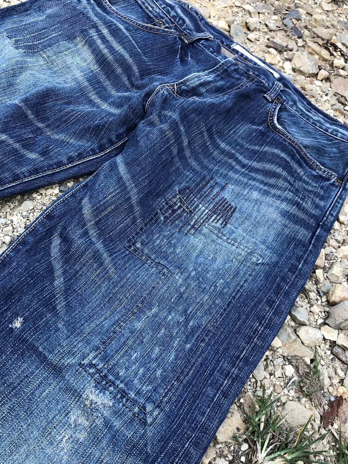Edwin EXCLUSIVE VINTAGE WASHED BLUE DENIM BY EDWIN Size US 35 - 2 Thumbnail