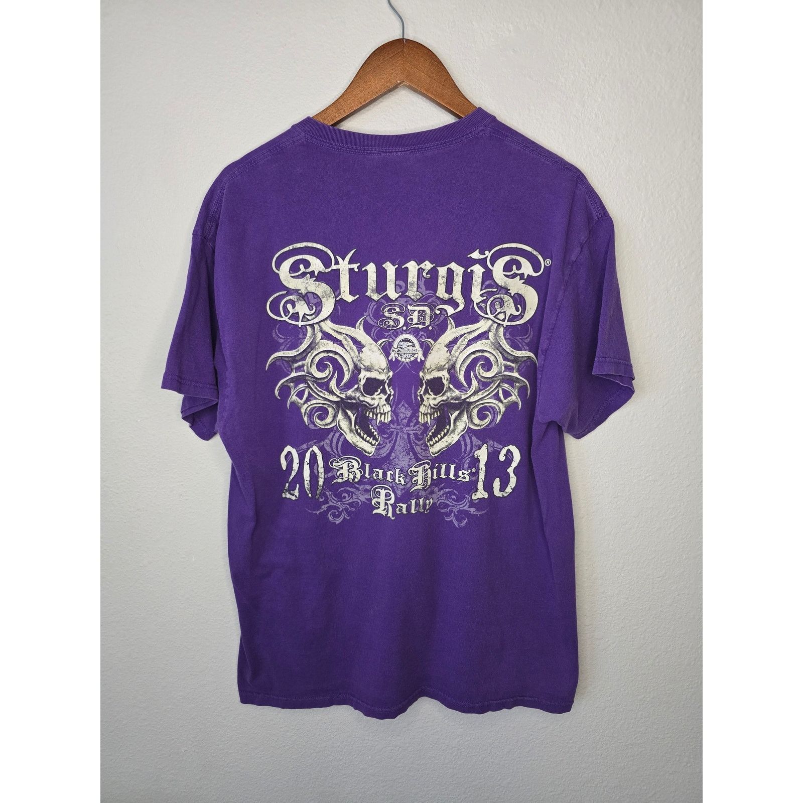 Fruit Of The Loom Sturgis Skull Shirt Mens Purple XL 2013 Hills Rally Tee Size US L / EU 52-54 / 3 - 1 Thumbnail