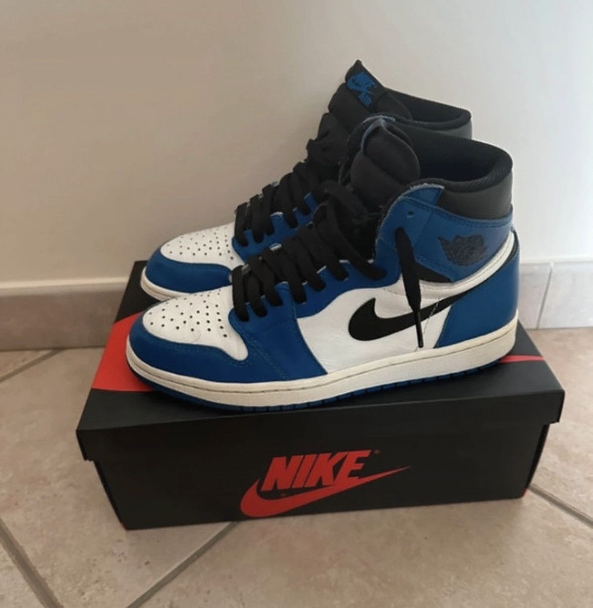 Nike Jordan 1 Game Royal Size US 8.5 / EU 41-42 - 2 Thumbnail