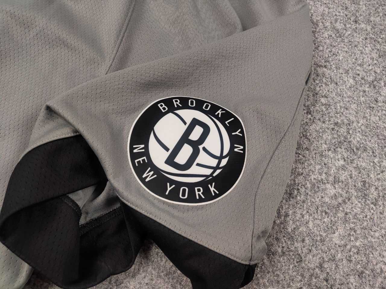 Nike Vintage Nike Air Jordan x NBA Brooklyn New York Logo Shorts Size US 32 / EU 48 - 10 Thumbnail