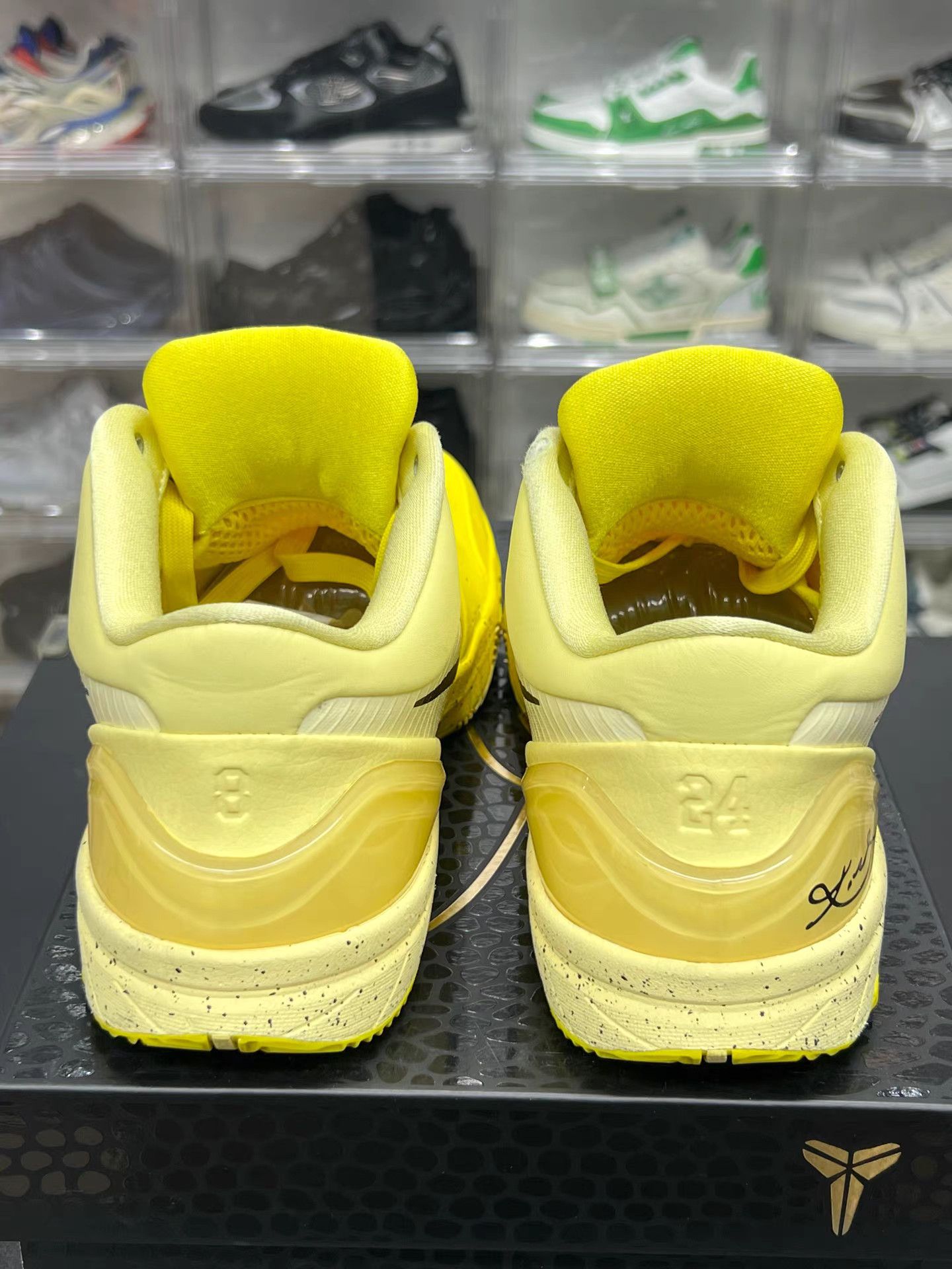 Nike NIKE ZK4 CHB Kobe Yellow Basketball Shoes K15 Size US 11 / EU 44 - 6 Thumbnail