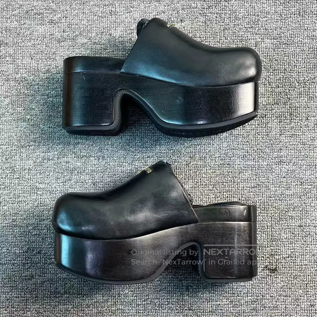 Alexander Wang Alexander Wang Black Logo Closed-Toe Slippers. Size US 4 / IT 34 - 6 Thumbnail