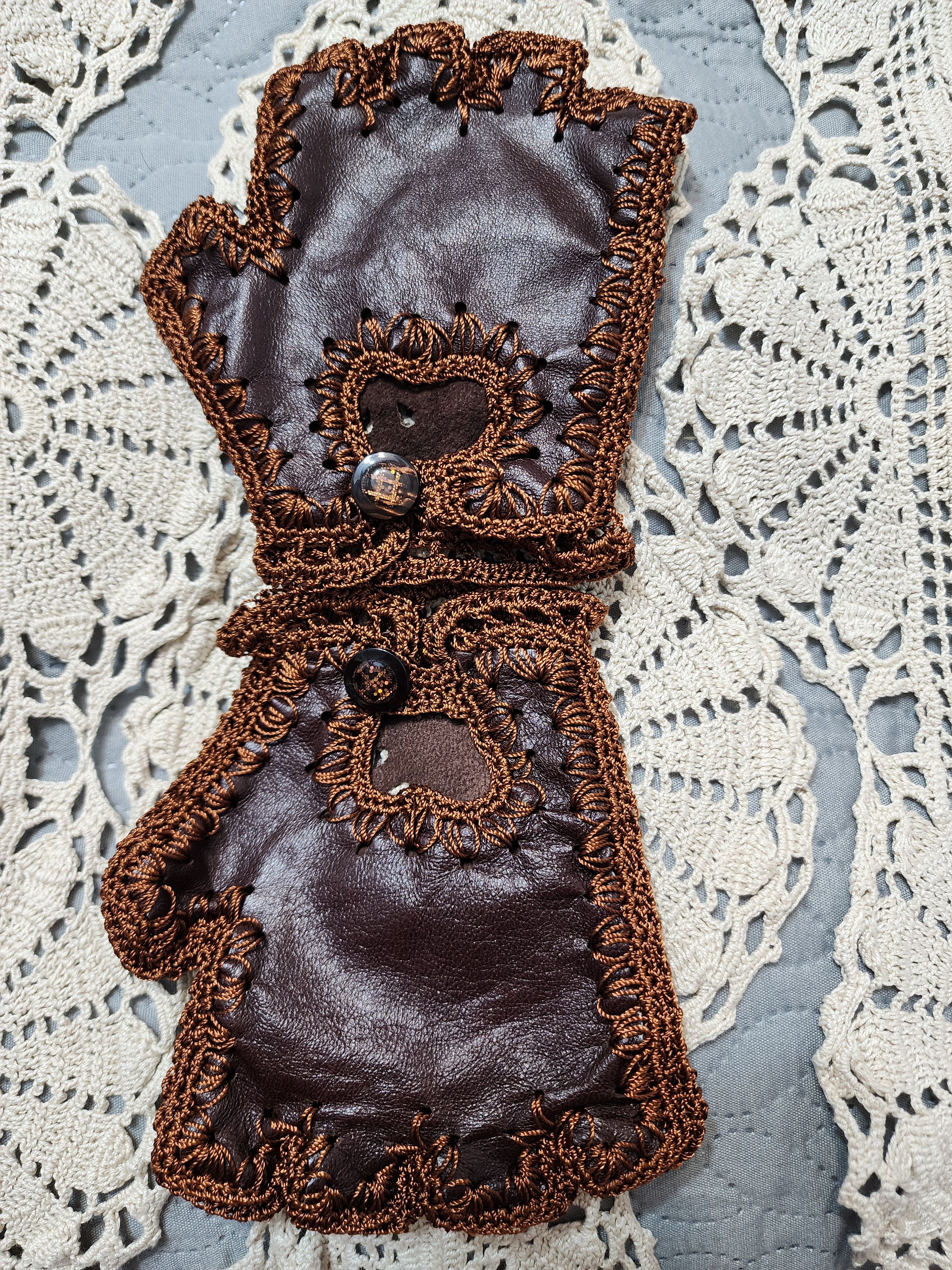 Handmade Women's leather fingerless gloves, handmade. Size ONE SIZE - 8 Thumbnail