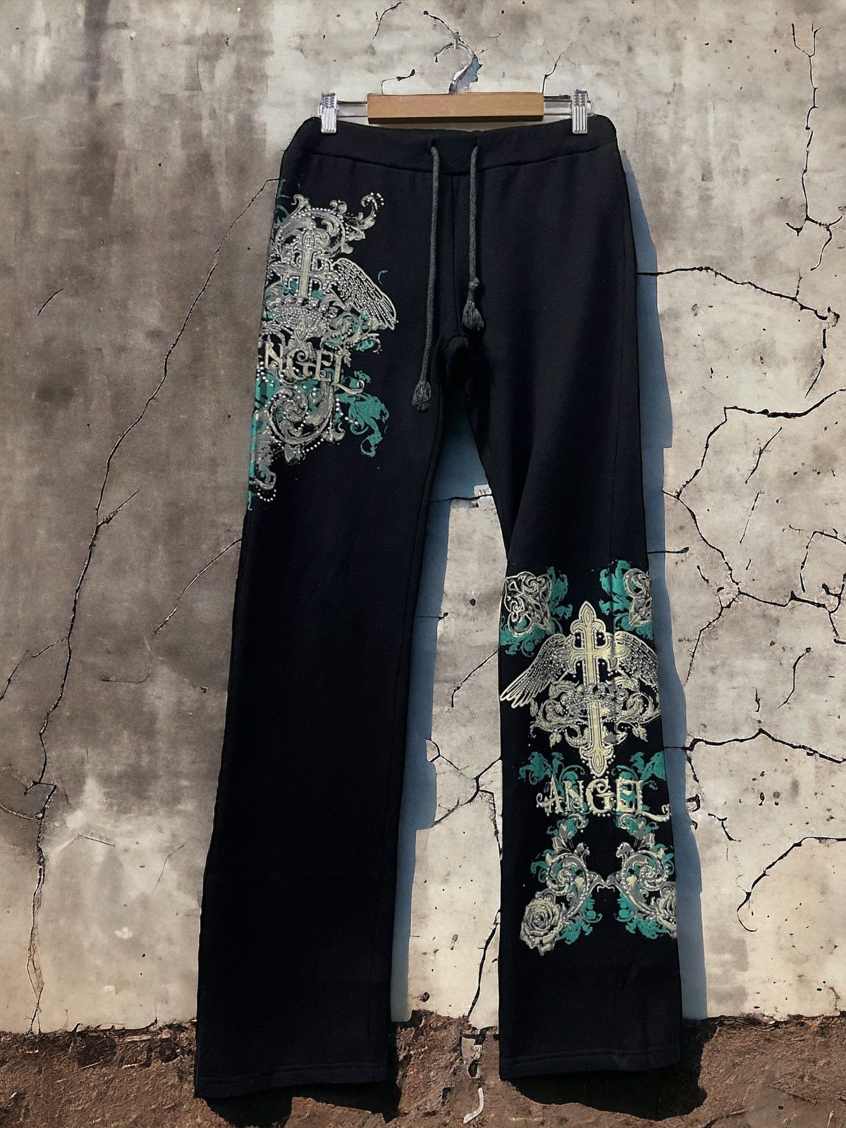 Affliction × Ed Hardy × Japanese Brand Vintage Ichioku Japan Goth Swarovski Flared Sweat Pants Size US 30 / EU 46 - 1 Thumbnail