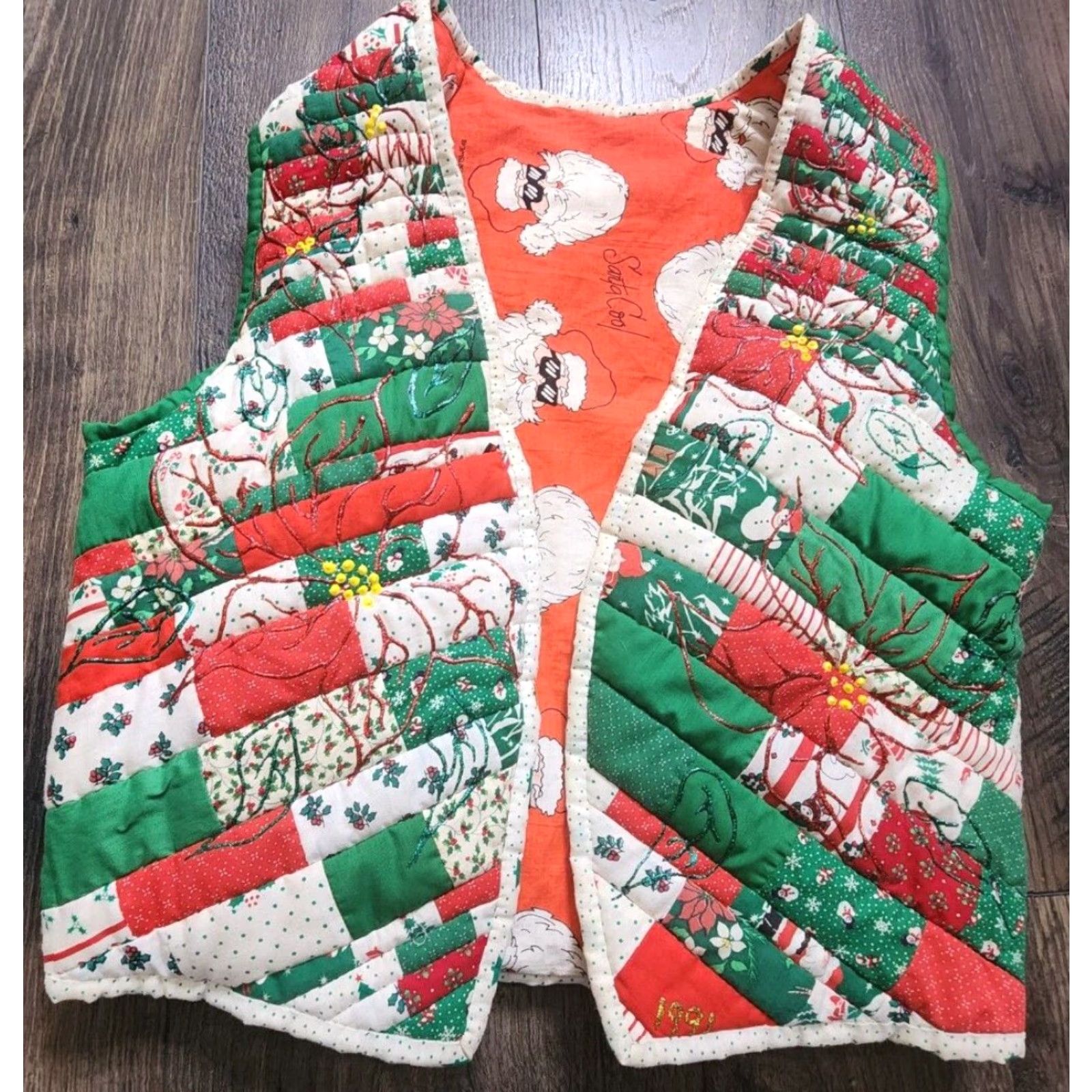 Vintage VTG Unbranded Quilted Vest Jacket S Reversible Red Cotton Button Front Padded 2 Pockets Inside and Out Christmas Santa Claus Theme 90s? Size S / US 4 / IT 40 - 6 Thumbnail