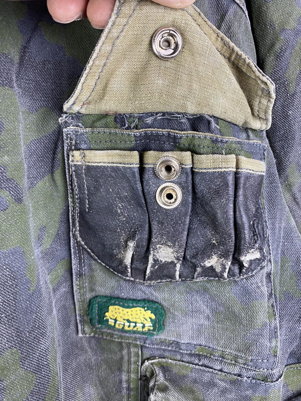 Vintage Rare Vintage Distressed Camo Hunting Jacket – Multi-Pocket Size US L / EU 52-54 / 3 - 4 Thumbnail