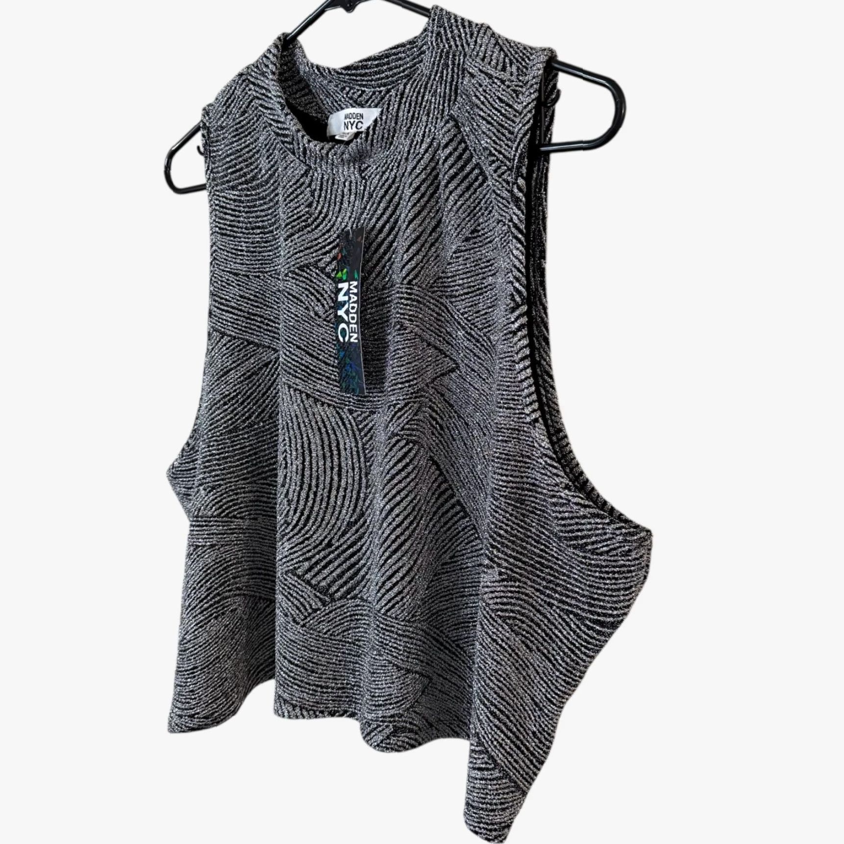 Vintage VINTAGE? No, it's Madden NYC by Steve Madden Metallic Mock Neck Top Silver 4X Women's Plus Size Cropped Sleeveless Party Blouse Size XXL / US 16-18 / IT 52-54 - 2 Thumbnail