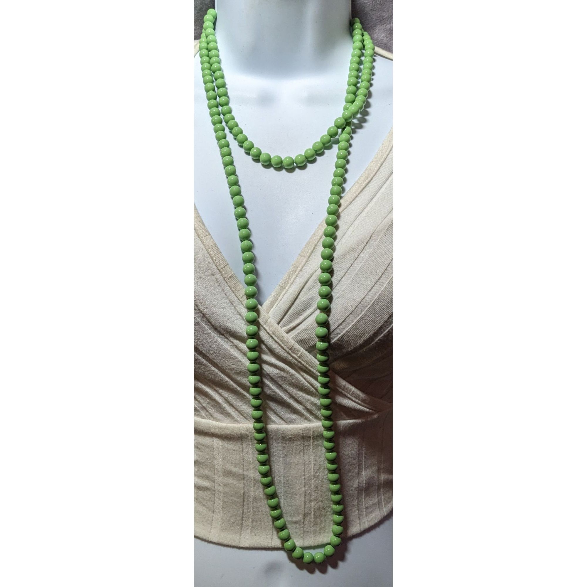 Other Vintage Pea Green Lightweight Beaded Opera Necklace Size ONE SIZE - 9 Thumbnail
