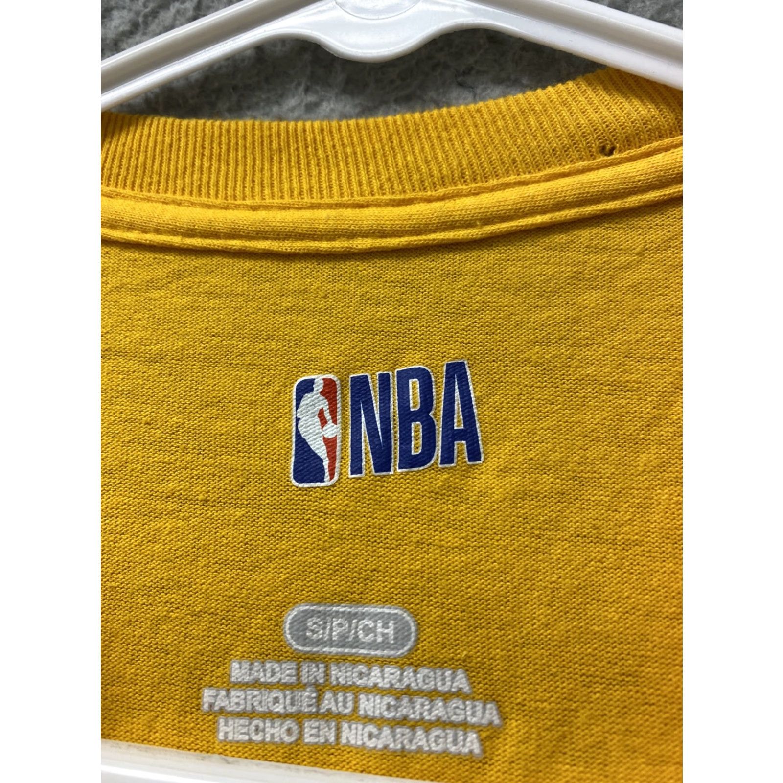 NFL NBA Denver Nuggets T-Shirt Mens Small Graphic Logo Cotton Crew Neck Football Tee Size US M / EU 48-50 / 2 - 3 Thumbnail