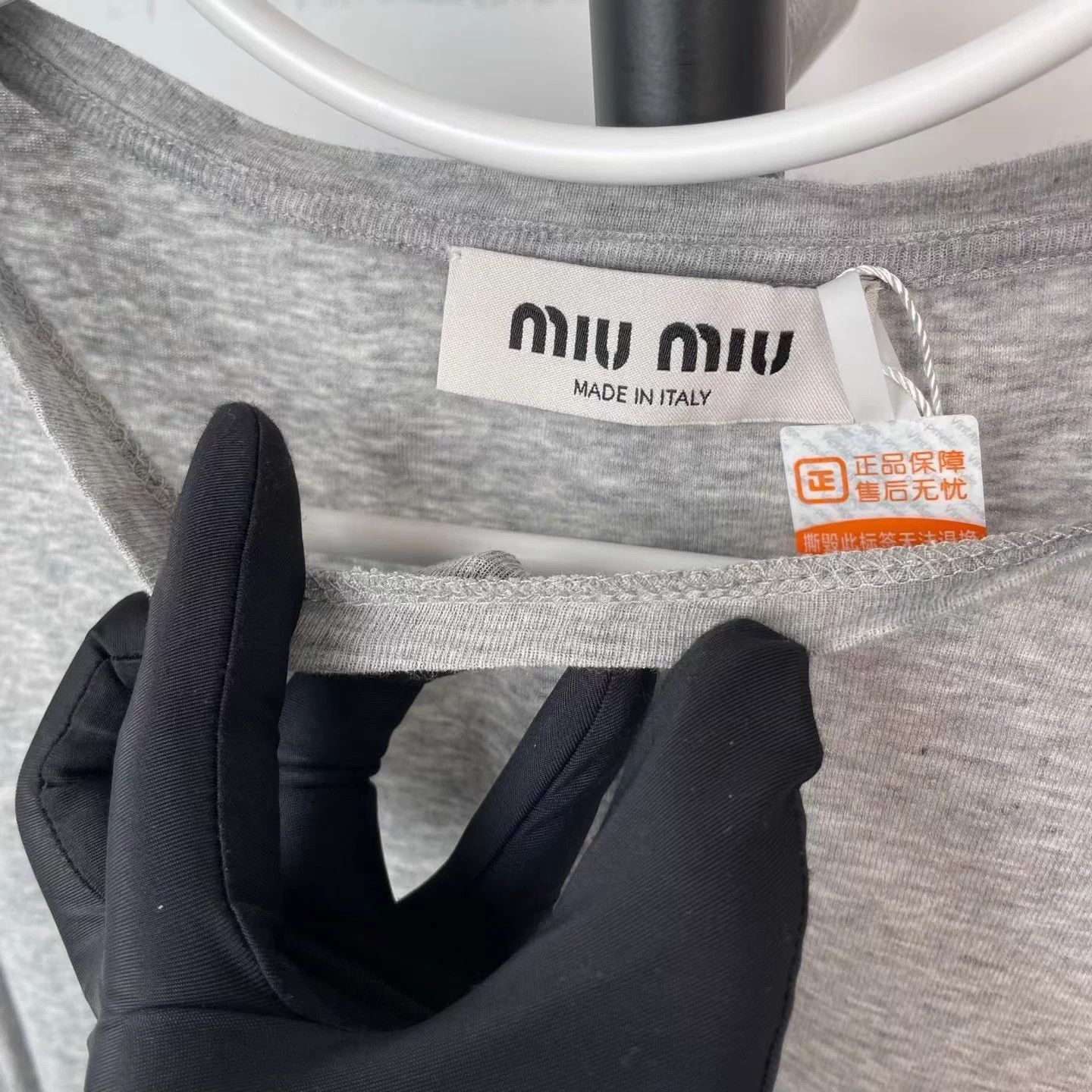 Miu Miu Miu Miu women's Gray Long-Sleeve Classic Crew M Top Size M / US 6-8 / IT 42-44 - 2 Thumbnail