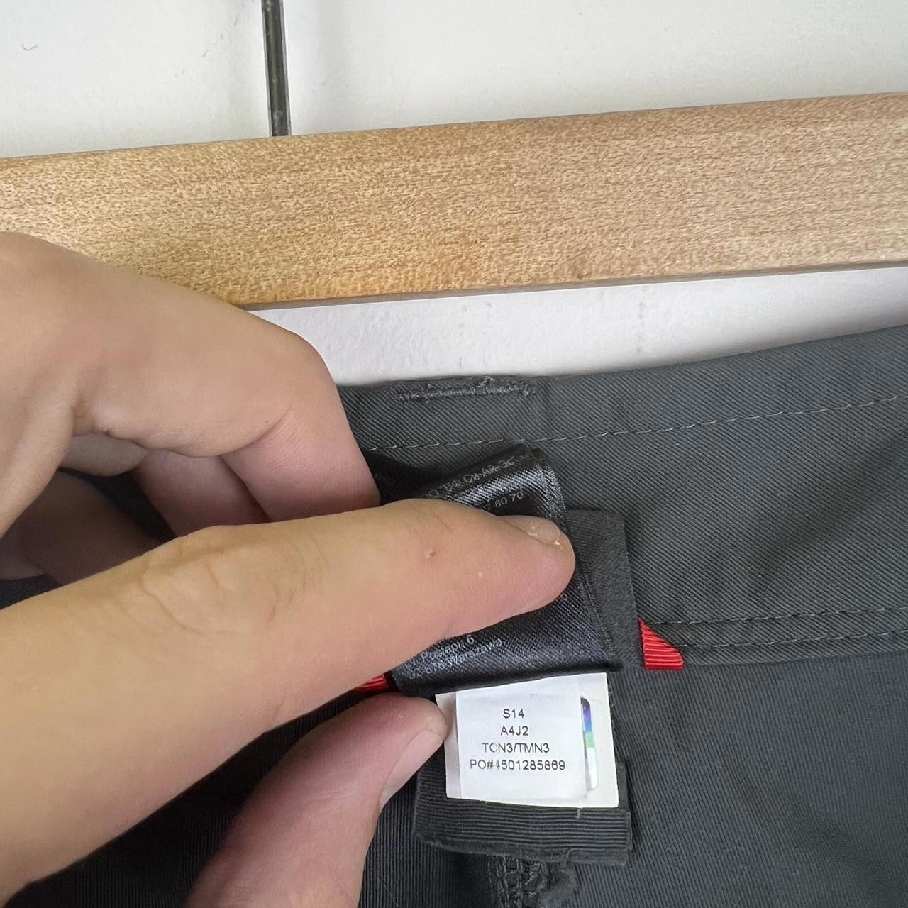 The North Face The North Face Men's Cargo Shorts - Versatile Outdoor Wear Size US 36 / EU 52 - 8 Thumbnail