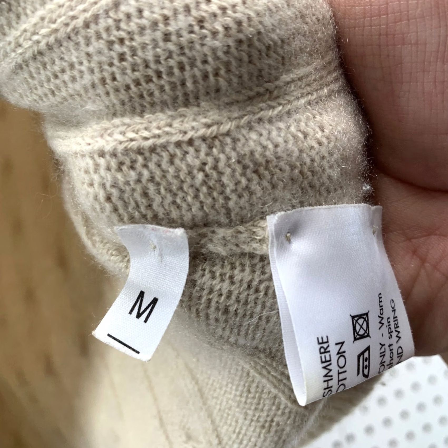Vintage VINTAGE Scott Charters Cashmere Sweater Women M Beige Cable Knit V Neck Pullover Size M / US 6-8 / IT 42-44 - 7 Thumbnail