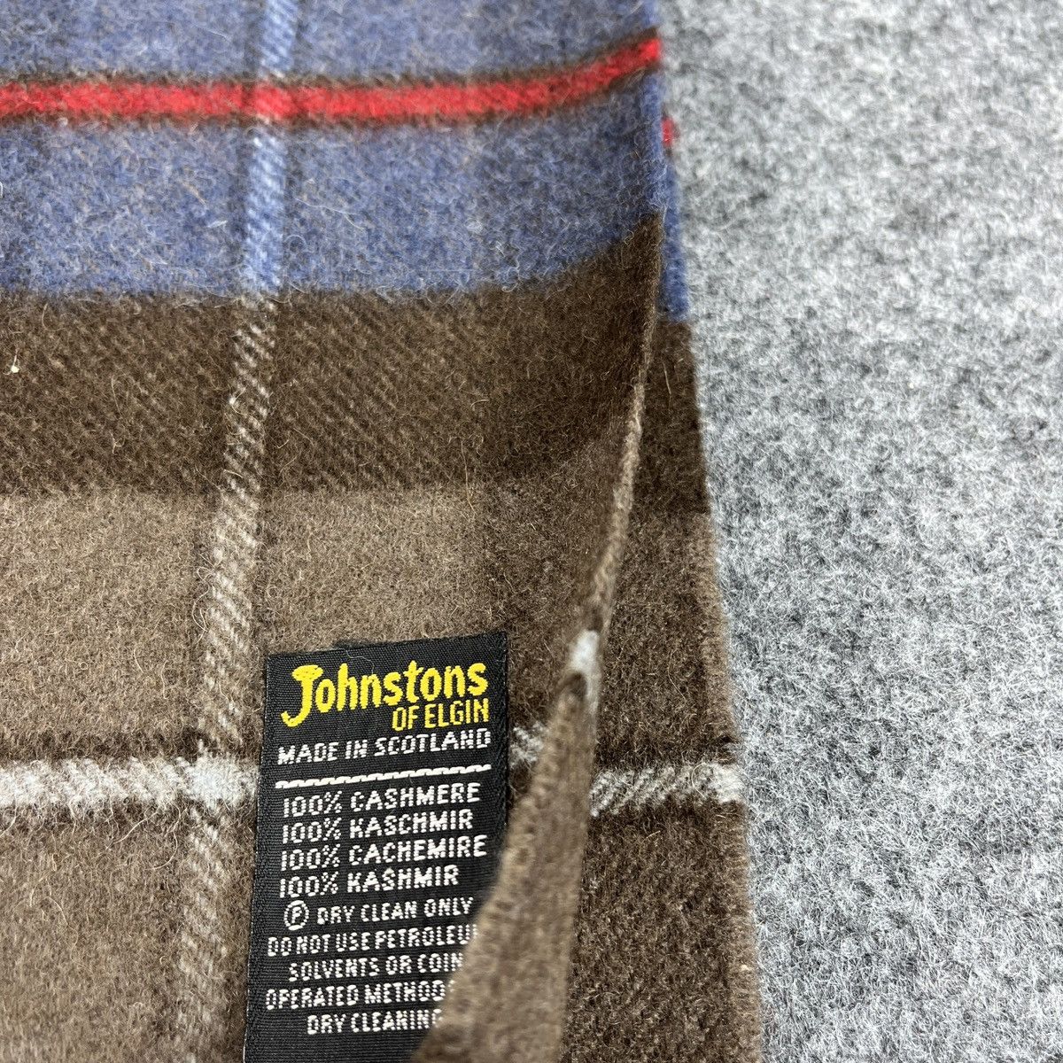 Johnstons Of Elgin Johnstons Of Elgin Scarf / Muffler / Neckwear T1188 Size ONE SIZE - 12 Thumbnail