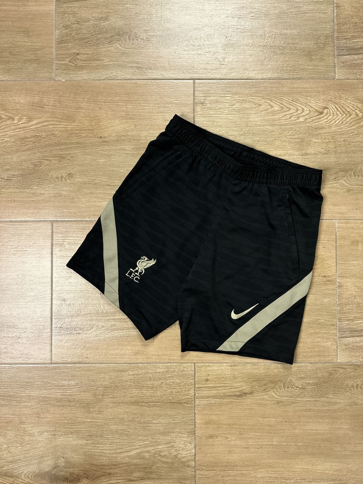 Nike Liverpool F.C. Nike Dri-Fit Soccer Shorts Size US 30 / EU 46 - 1 Thumbnail
