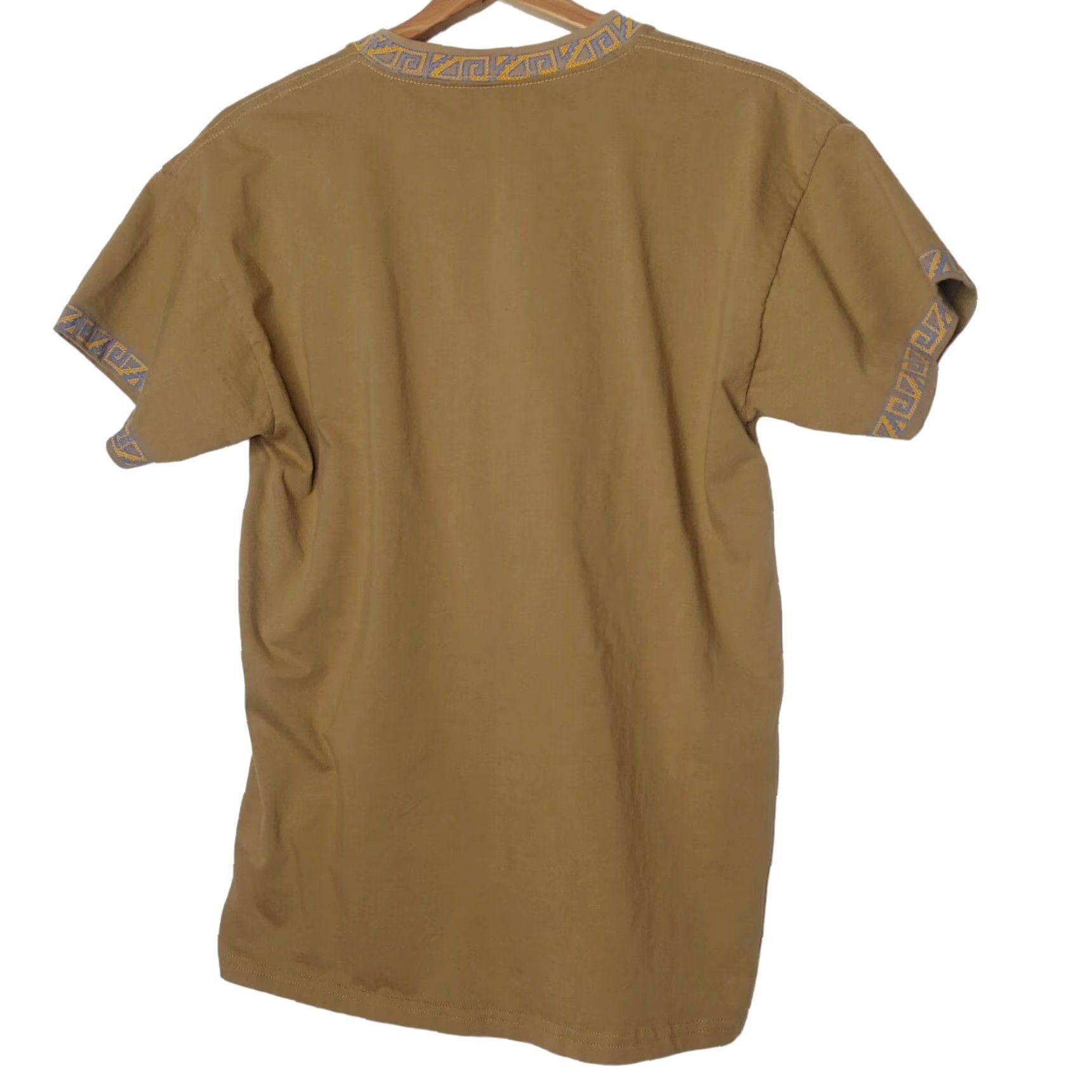 Vintage VINTAGE La Hoja De Coca T-Shirt Unisex L Crew Neck Beige Puffy Graphic Alpaca Tribal 40" Chest 26" Length Men Women Size US L / EU 52-54 / 3 - 3 Thumbnail