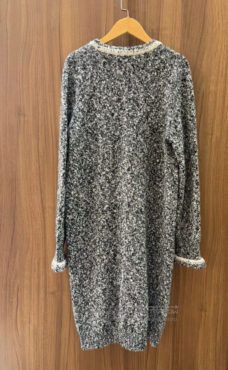Chanel Chanel V-neck four-pocket black and white blended cashmere Size XS / US 0-2 / IT 36-38 - 2 Thumbnail
