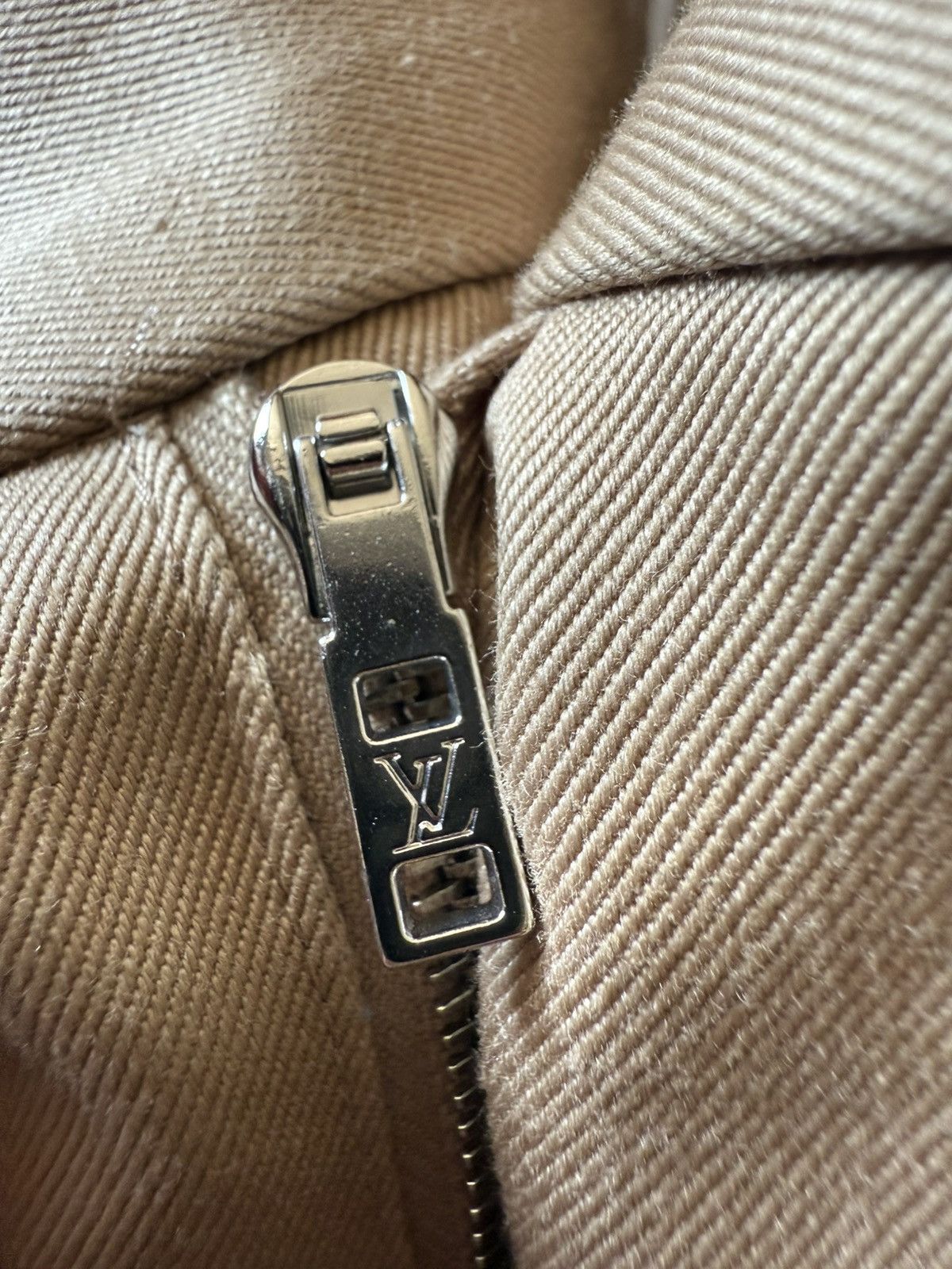 Louis Vuitton Louis Vuitton Staples Edition Khaki Shorts Size US 32 / EU 48 - 7 Thumbnail