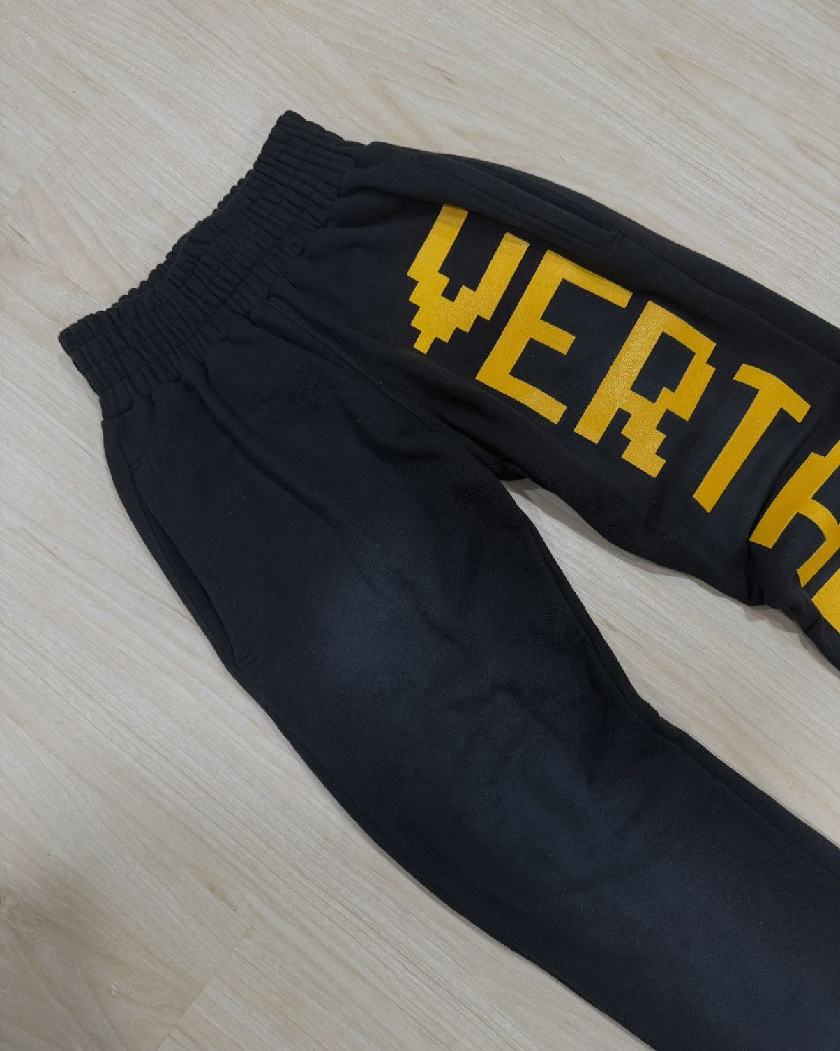 Vertabrae Vertabrae Sweatpants - Size M (Black + Yellow) Size US 32 / EU 48 - 5 Thumbnail