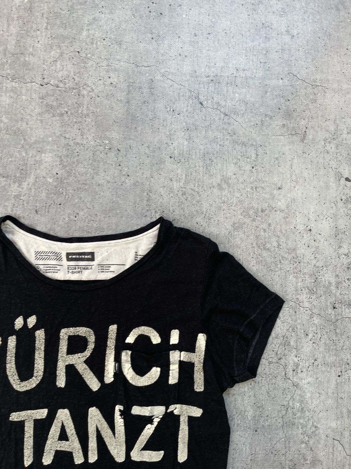 Freitag Vintage Freitag T-Shirt Y2K Size L / US 10 / IT 46 - 6 Thumbnail