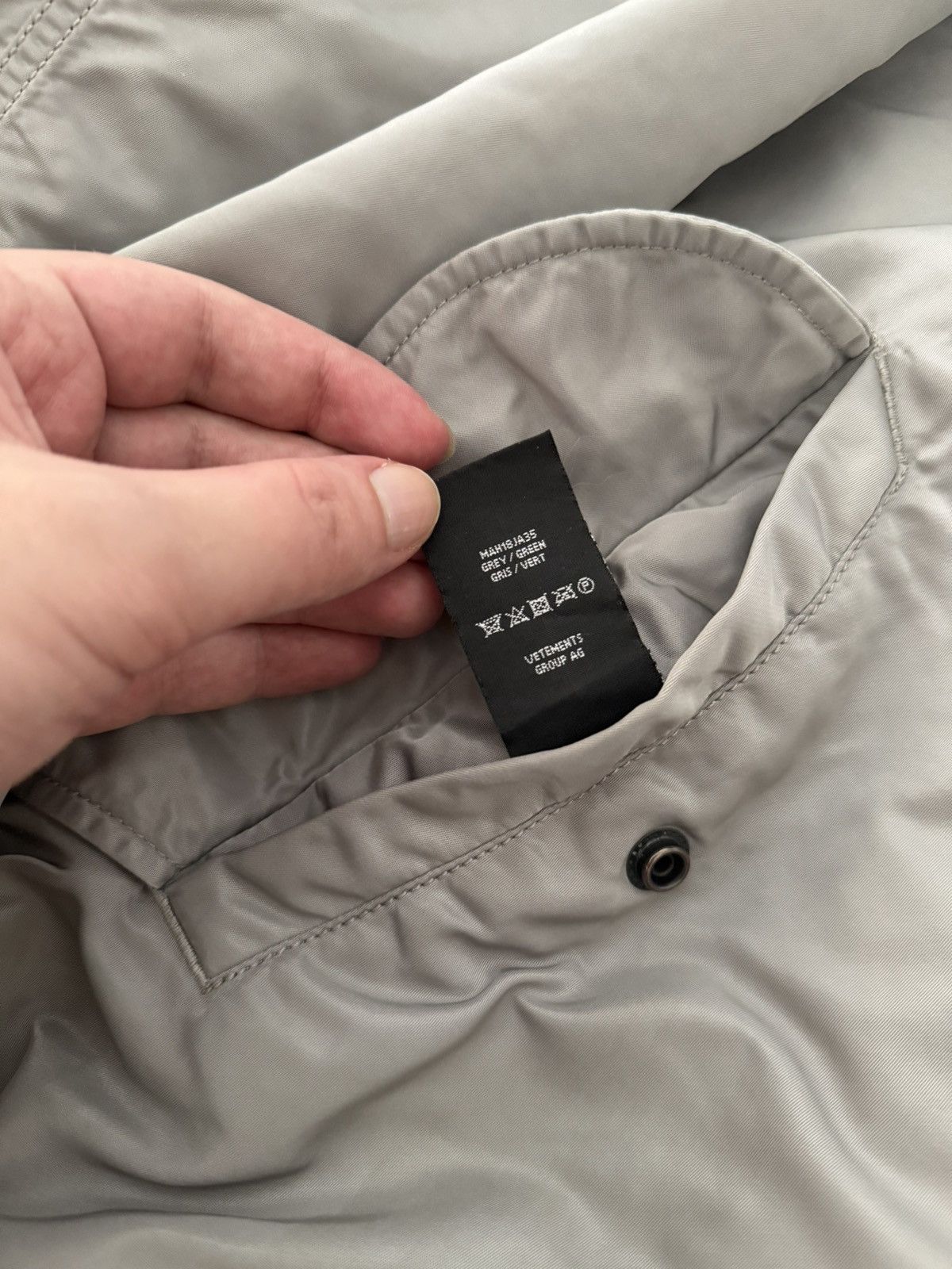 Vetements Vetements AW17 Reversibel Grey/ Green oversized Bomber Size US S / EU 44-46 / 1 - 13 Thumbnail