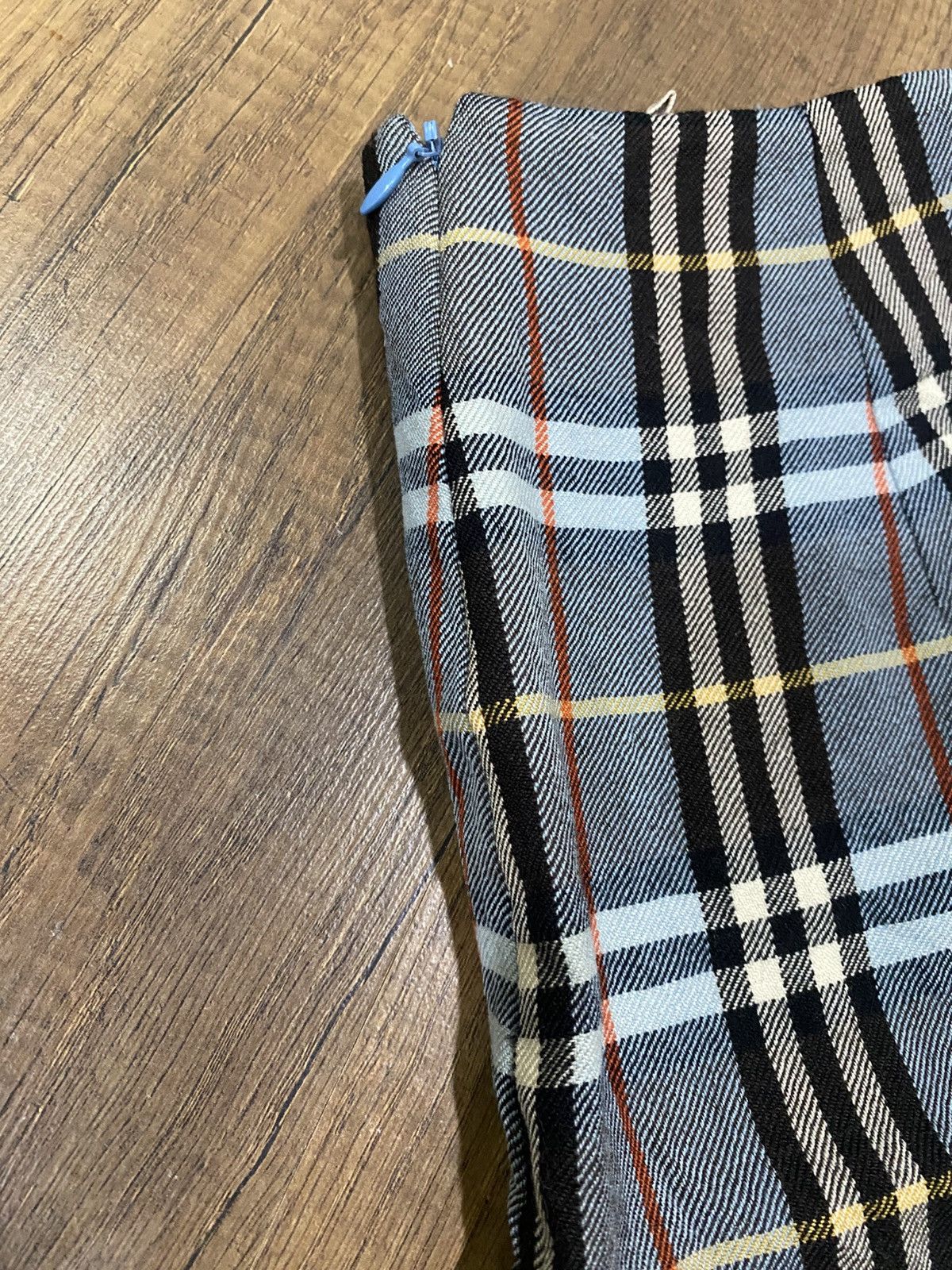 Burberry Vintage Burberry Nova Check Skirt Size 27" / US 4 / IT 40 - 10 Thumbnail