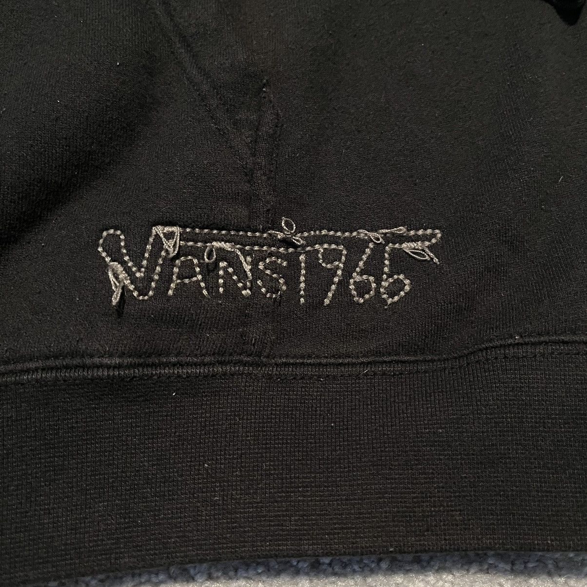 Vans Vintage 2000s Vans Skateboards Barbed Wire Logo Zip Hoodie Size US XXL / EU 58 / 5 - 3 Thumbnail