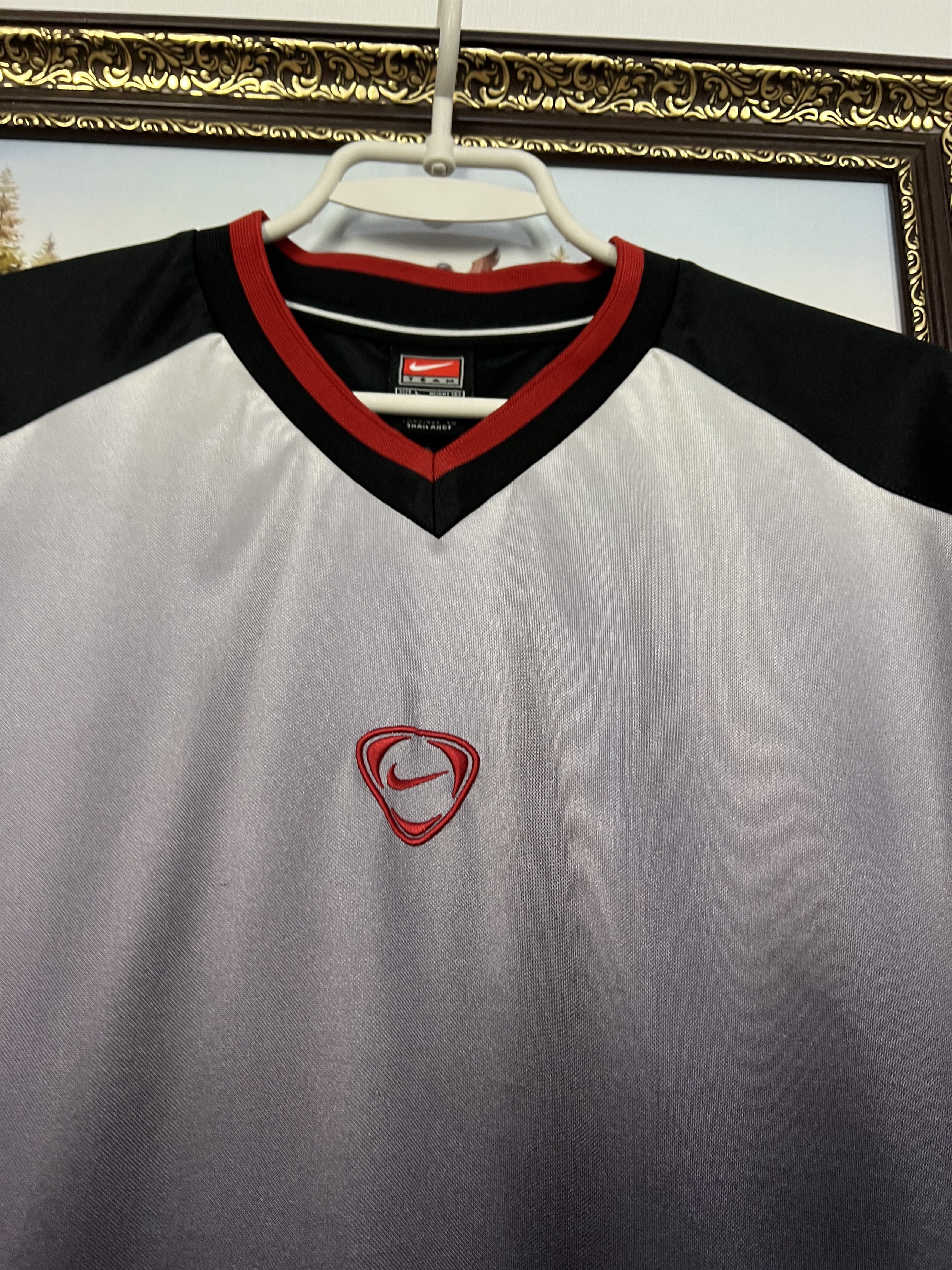 Nike Vintage Nike Tiemo Center Logo Football Template Shirt Tee Size US L / EU 52-54 / 3 - 3 Thumbnail