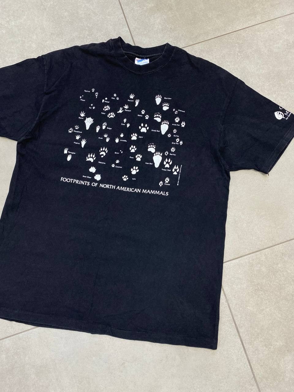 Vintage Vintage Footprints of Mammalas 1990 Liberty Graphics T-Shirt Size US XL / EU 56 / 4 - 6 Thumbnail